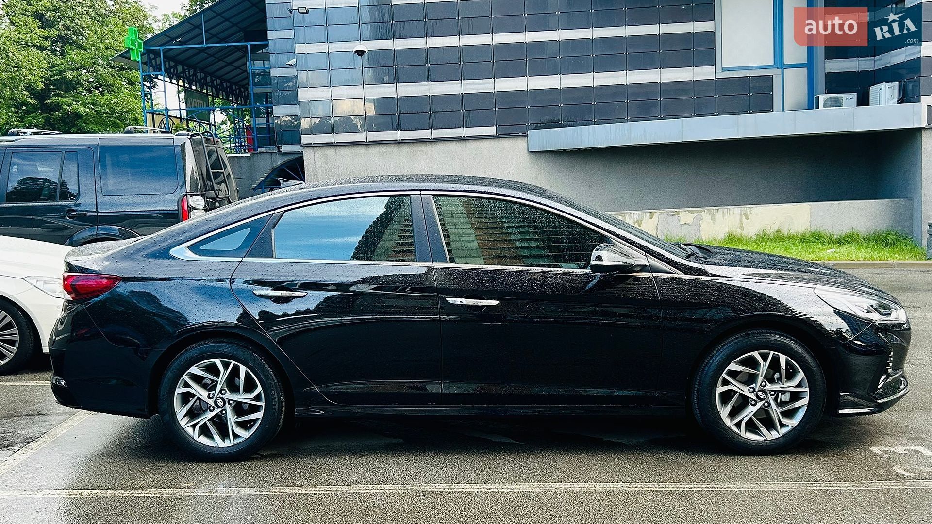 Hyundai Sonata 2017 VIN KMHE341DBJA356934 фото оголошення 4 з 33