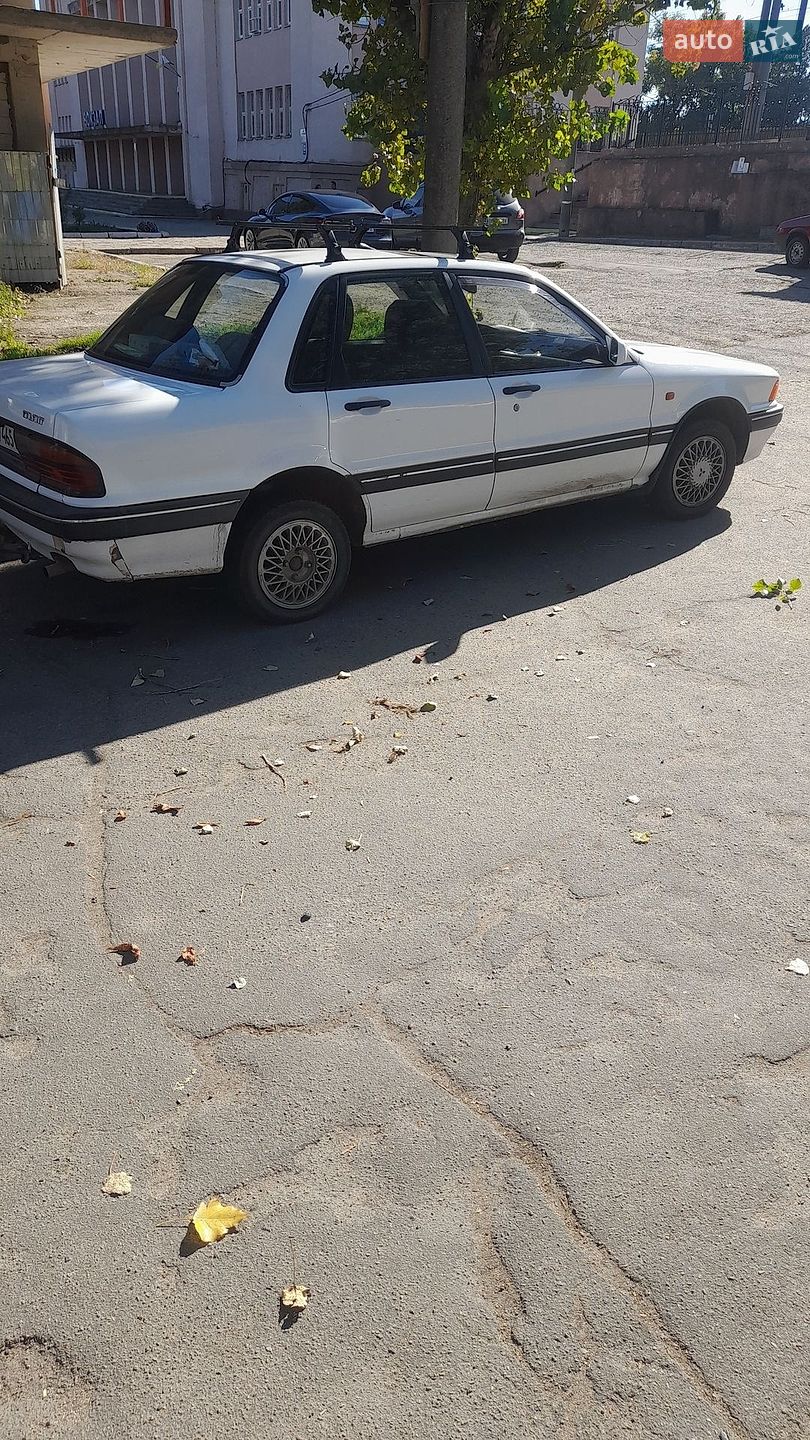 Mitsubishi Galant 1988 VIN JMBSNE32AJZ505284 фото оголошення 3 з 5