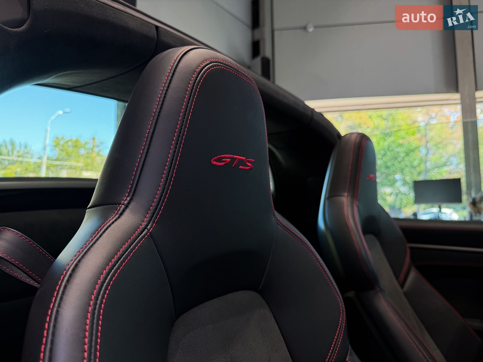 Porsche 911 2024 VIN WP0ZZZ99ZRS281045 фото оголошення 32 з 34