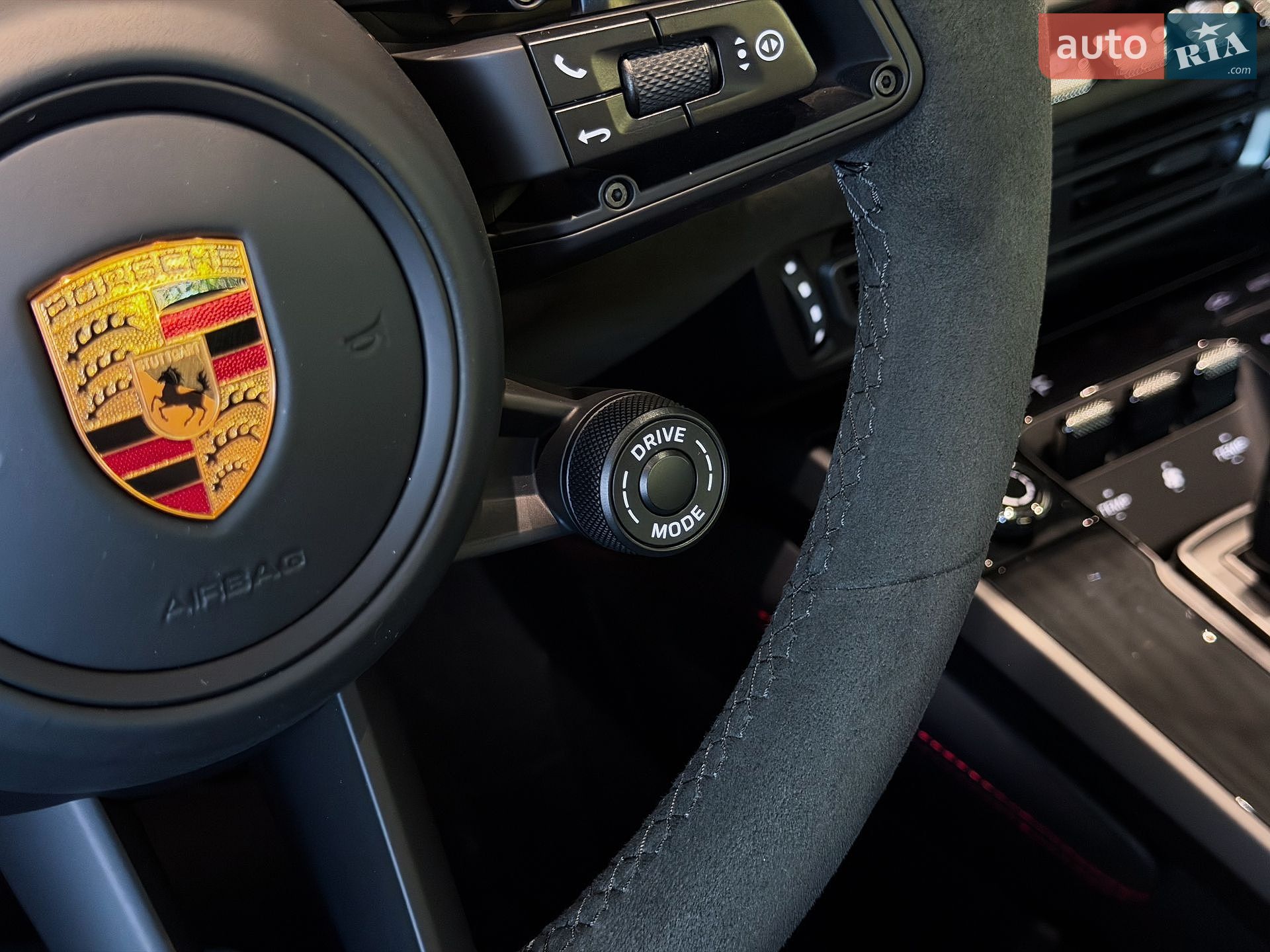 Porsche 911 2024 VIN WP0ZZZ99ZRS281045 фото оголошення 24 з 34