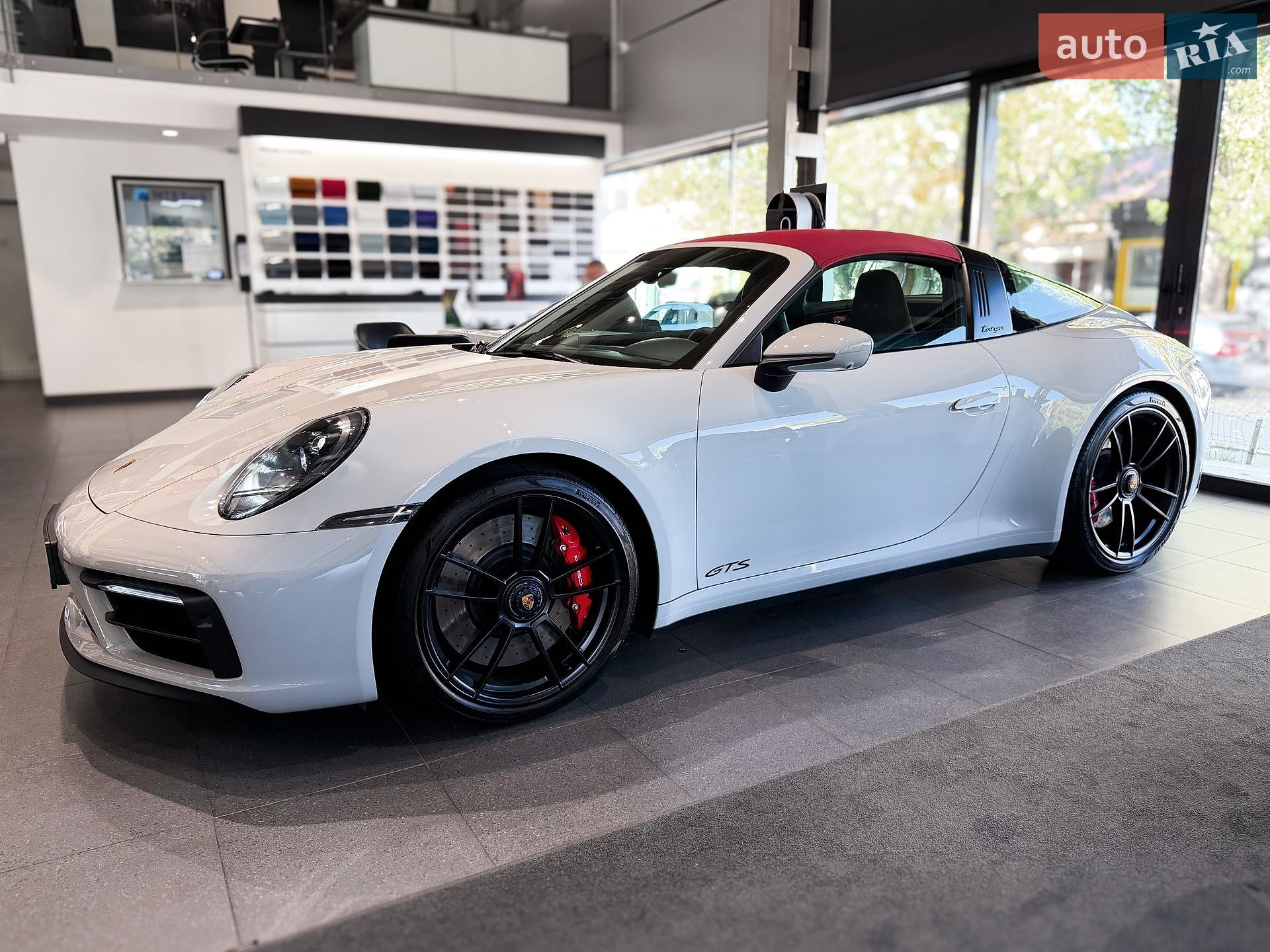 Porsche 911 2024 VIN WP0ZZZ99ZRS281045 фото оголошення 9 з 34