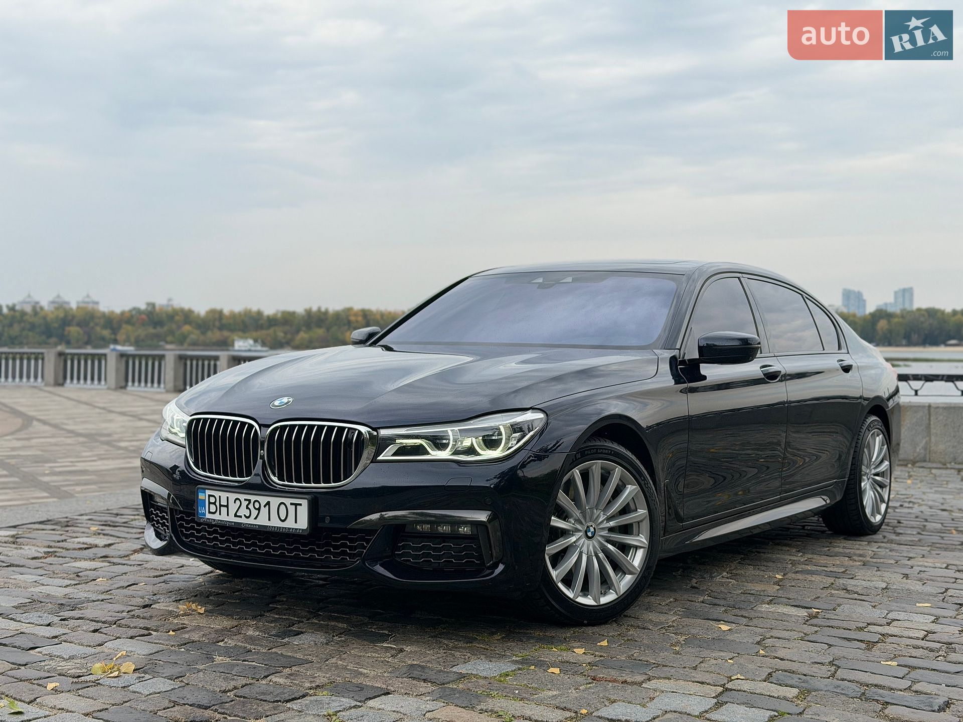 BMW 7 Series 2015 VIN WBA7F21000G381621 фото оголошення 3 з 66