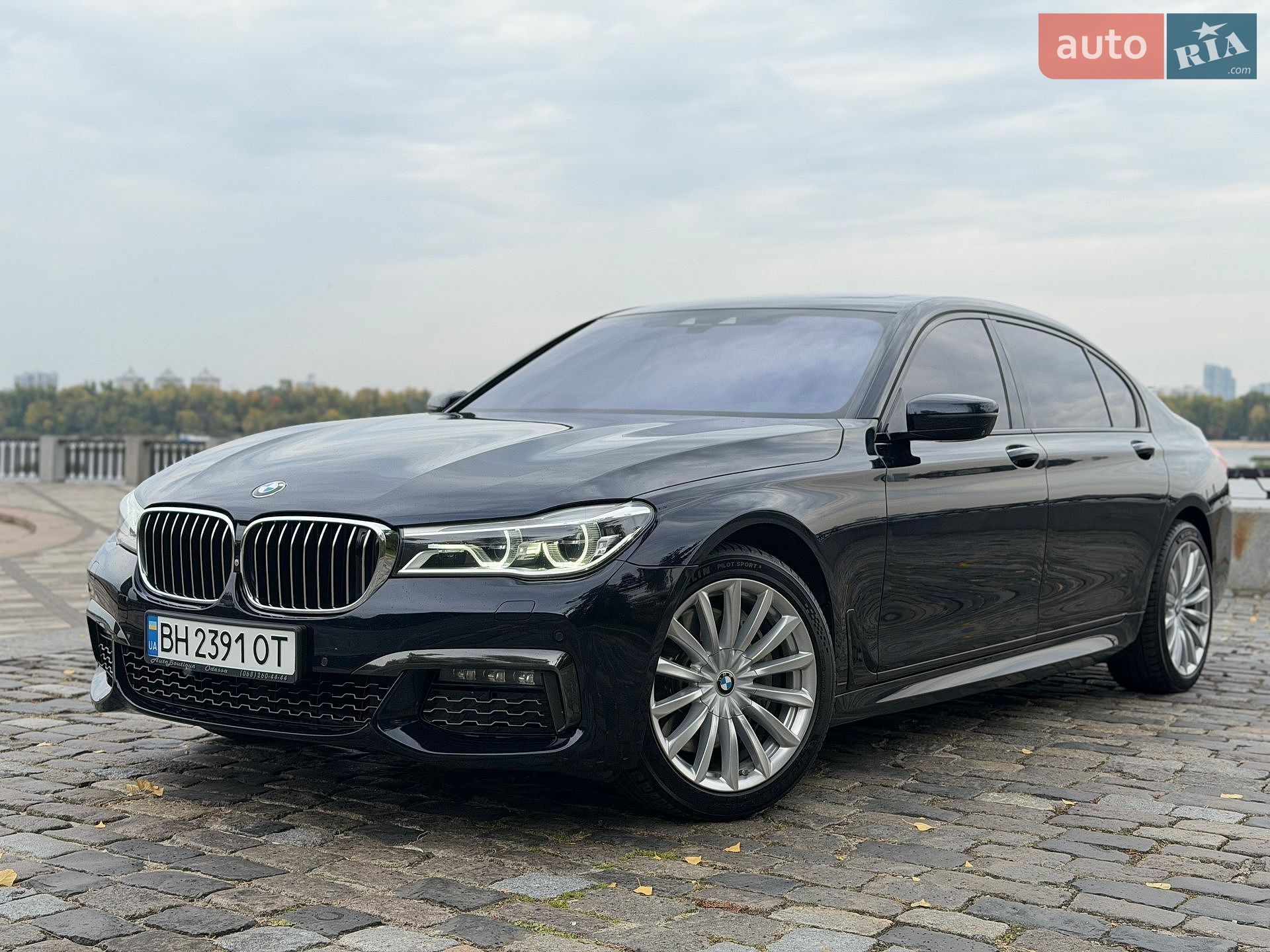 BMW 7 Series 2015 VIN WBA7F21000G381621 фото оголошення 5 з 66