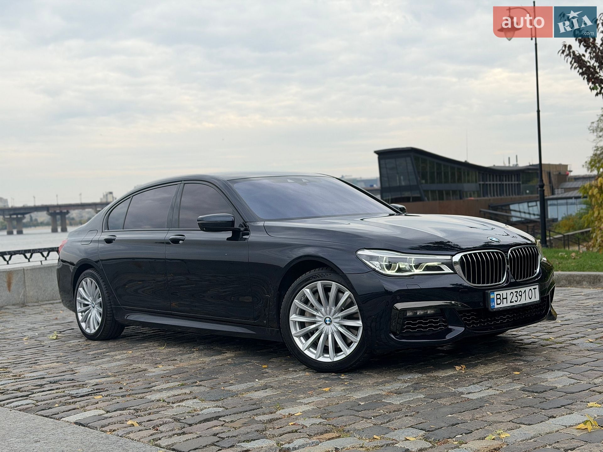 BMW 7 Series 2015 VIN WBA7F21000G381621 фото оголошення 7 з 66
