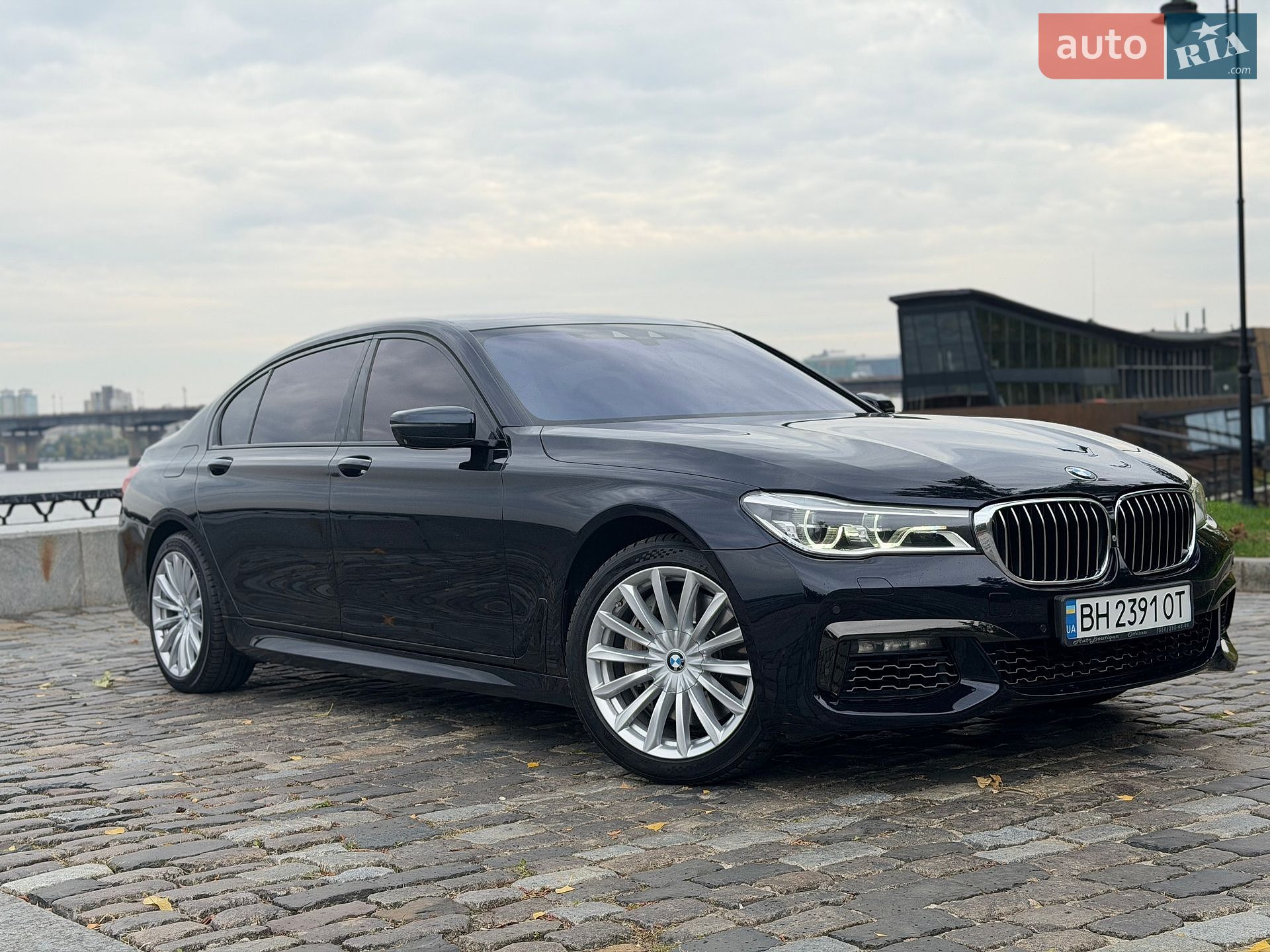 BMW 7 Series 2015 VIN WBA7F21000G381621 фото оголошення 8 з 66