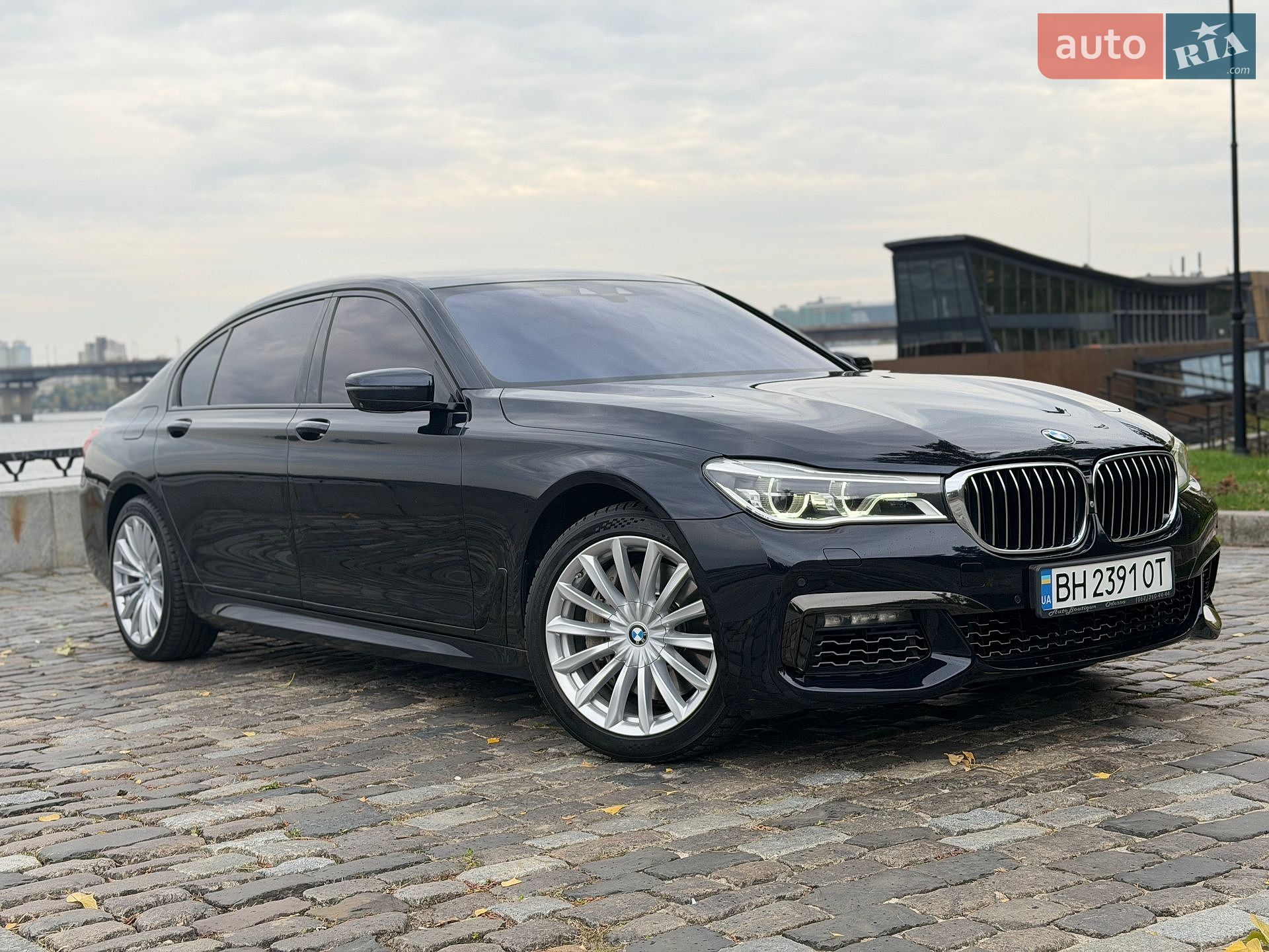 BMW 7 Series 2015 VIN WBA7F21000G381621 фото оголошення 9 з 66