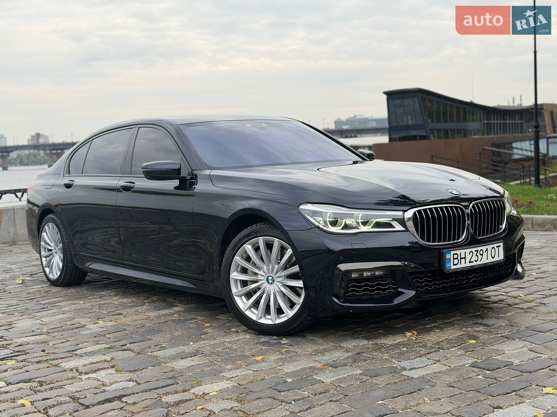 BMW 7 Series 2015 VIN WBA7F21000G381621 фото оголошення 10 з 66