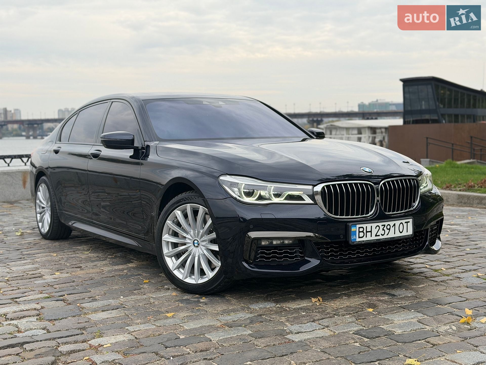 BMW 7 Series 2015 VIN WBA7F21000G381621 фото оголошення 12 з 66