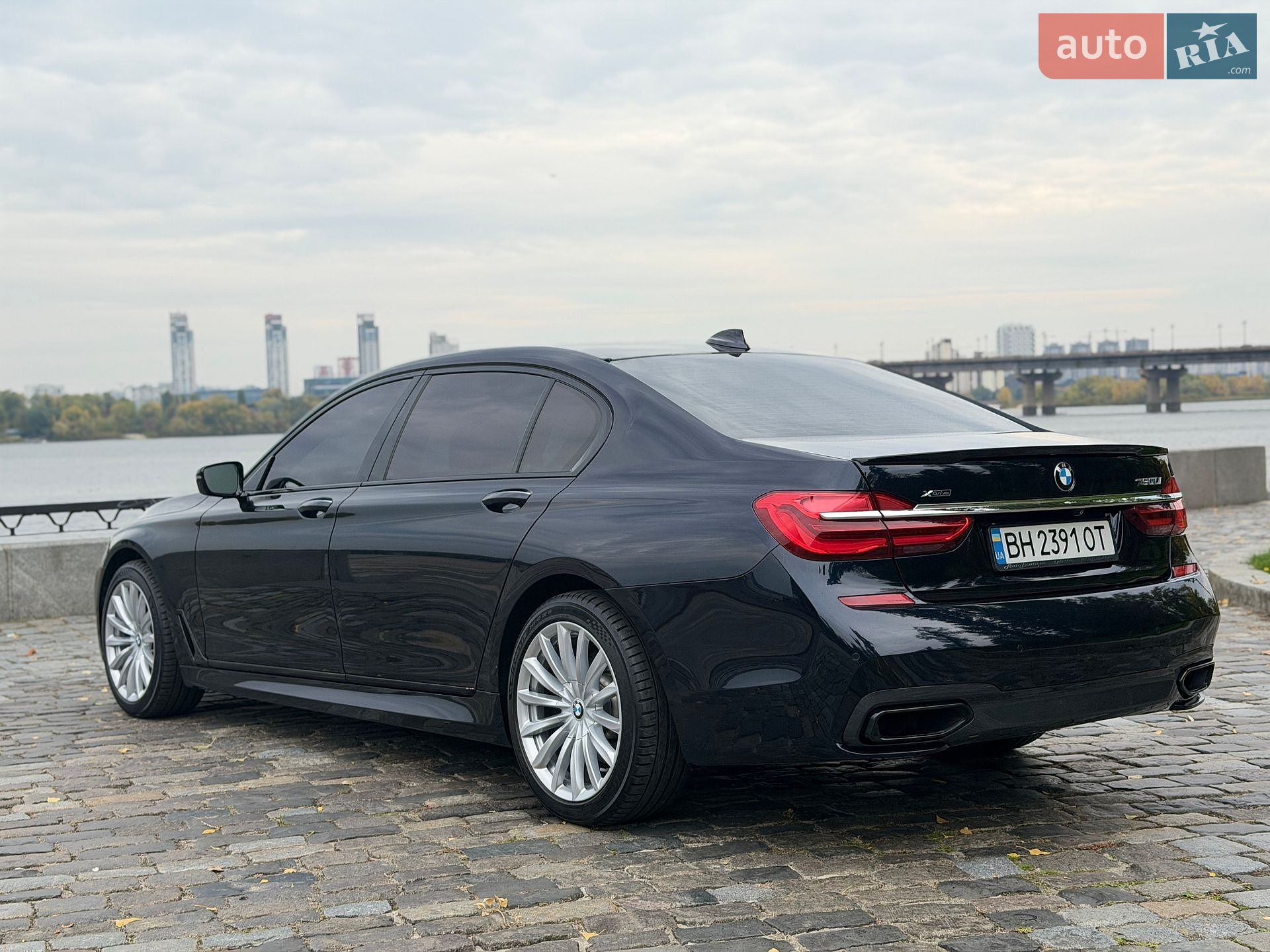 BMW 7 Series 2015 VIN WBA7F21000G381621 фото оголошення 18 з 66