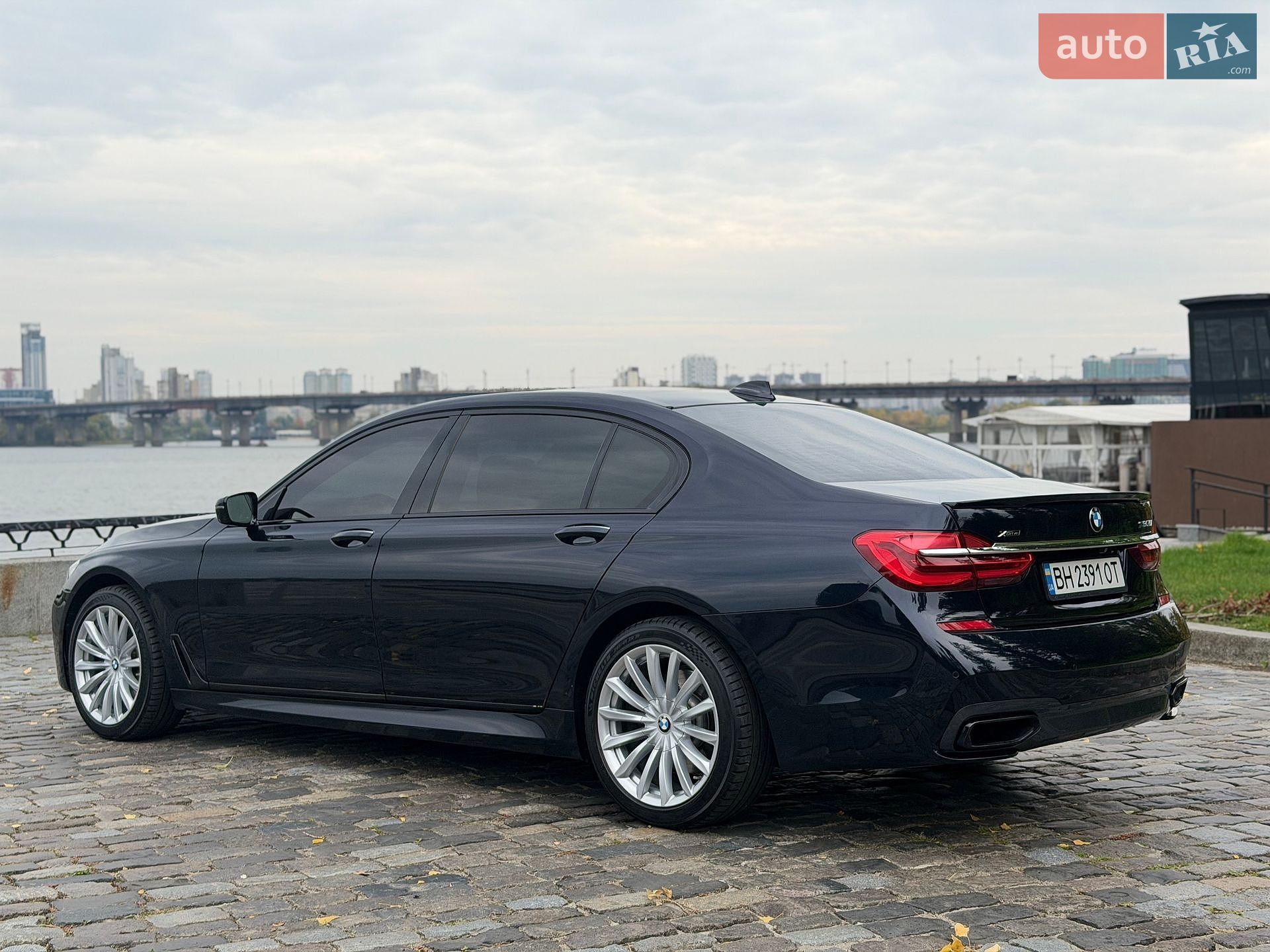 BMW 7 Series 2015 VIN WBA7F21000G381621 фото оголошення 19 з 66