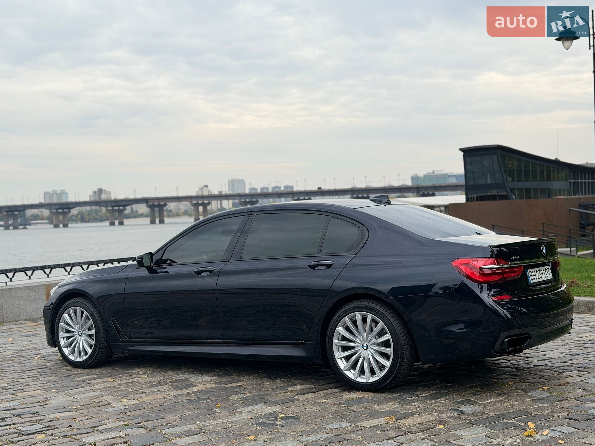 BMW 7 Series 2015 VIN WBA7F21000G381621 фото оголошення 20 з 66