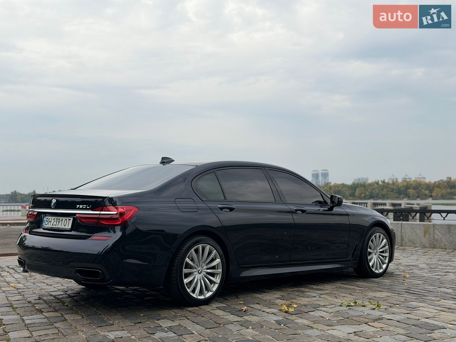 BMW 7 Series 2015 VIN WBA7F21000G381621 фото оголошення 22 з 66