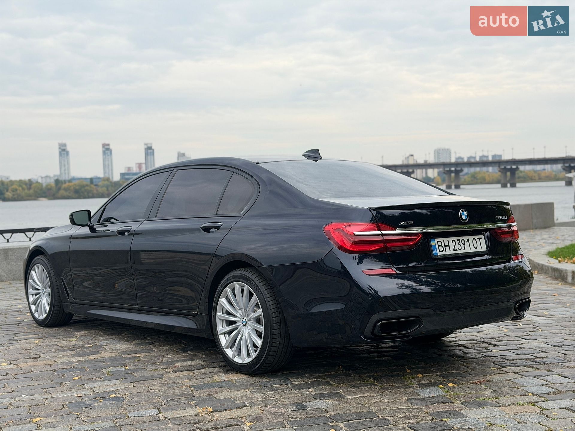 BMW 7 Series 2015 VIN WBA7F21000G381621 фото оголошення 24 з 66