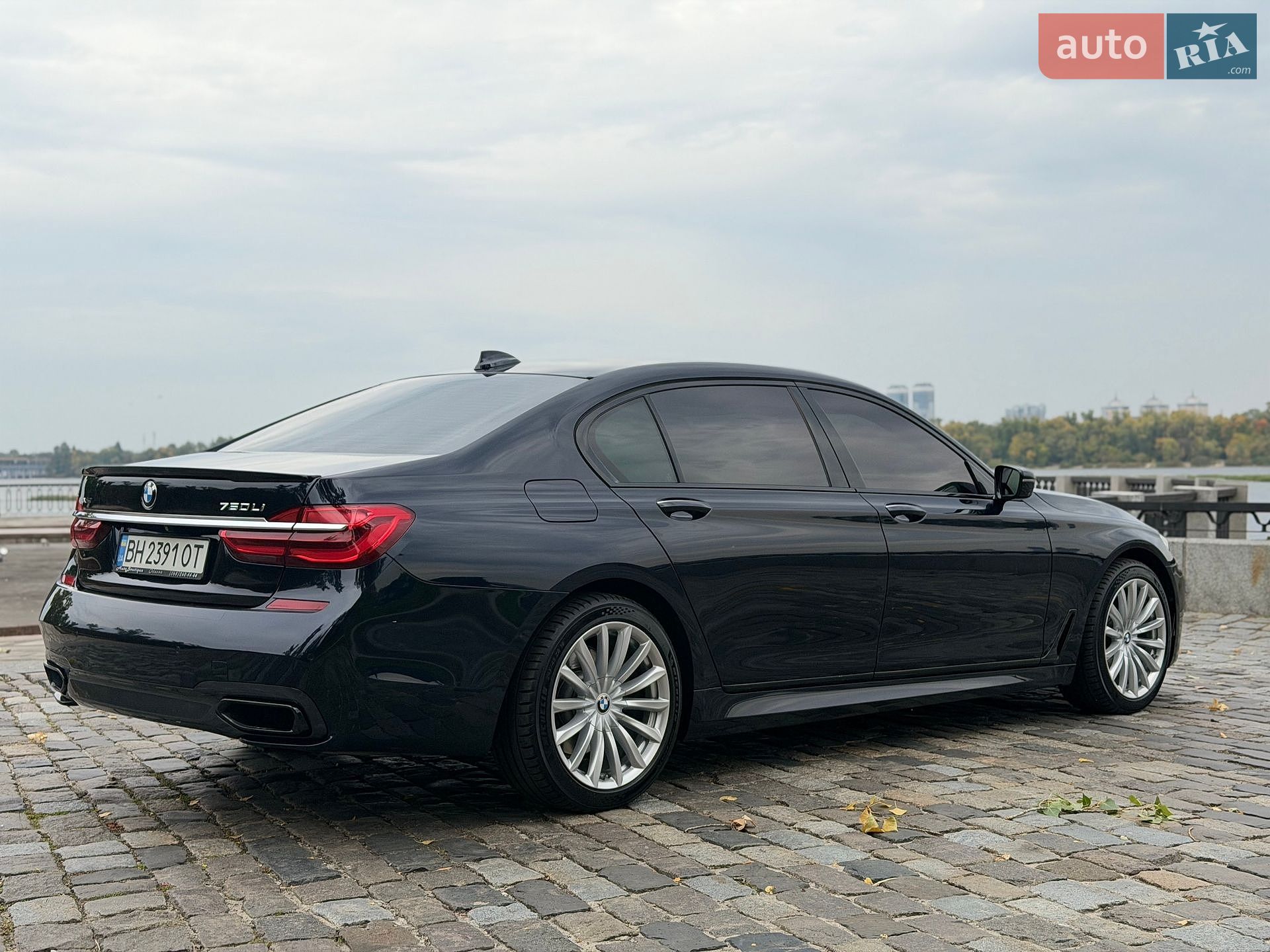 BMW 7 Series 2015 VIN WBA7F21000G381621 фото оголошення 25 з 66