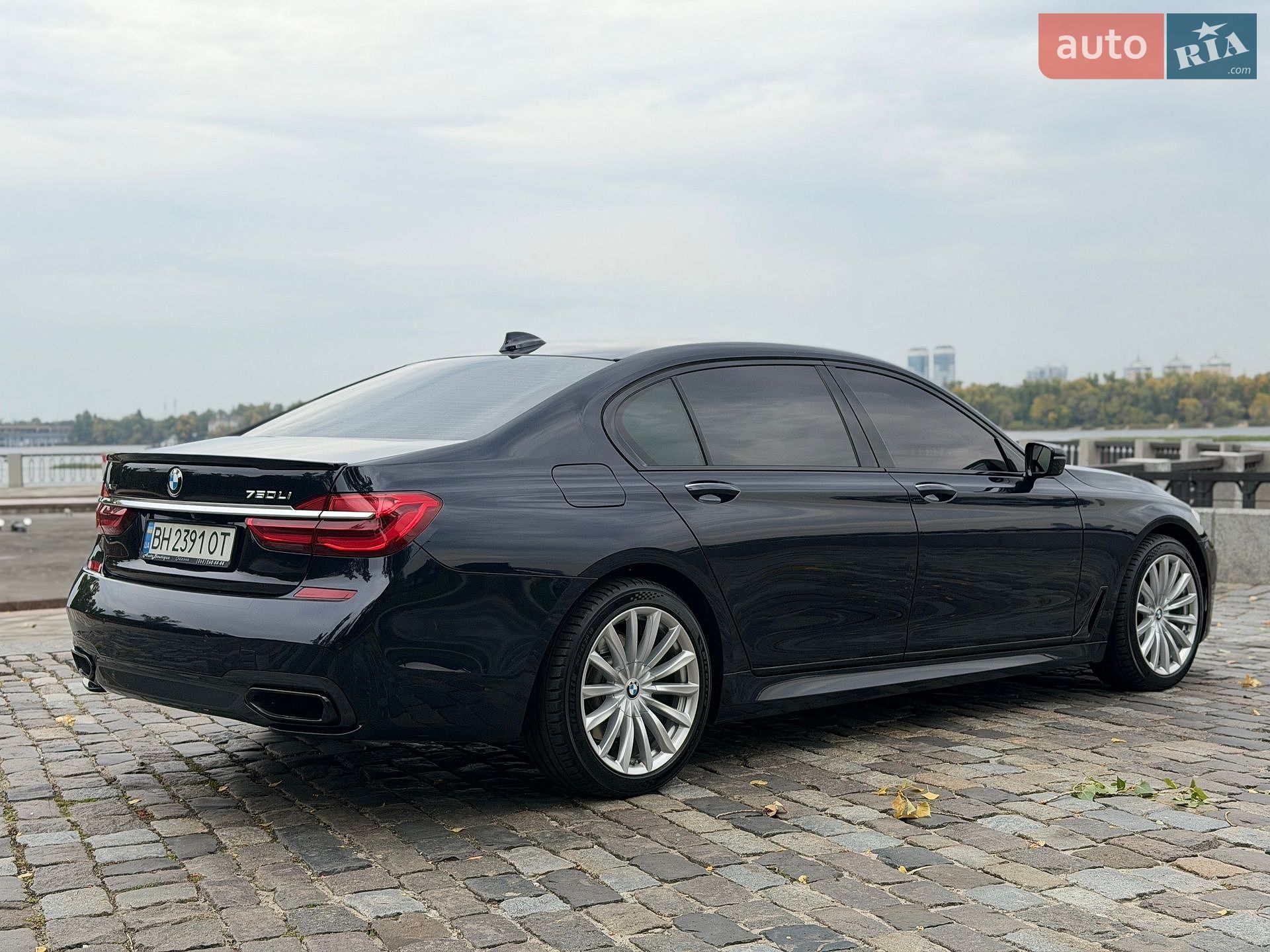BMW 7 Series 2015 VIN WBA7F21000G381621 фото оголошення 26 з 66