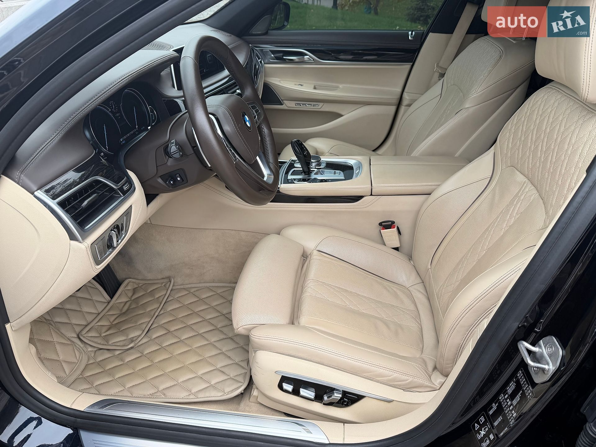 BMW 7 Series 2015 VIN WBA7F21000G381621 фото оголошення 28 з 66