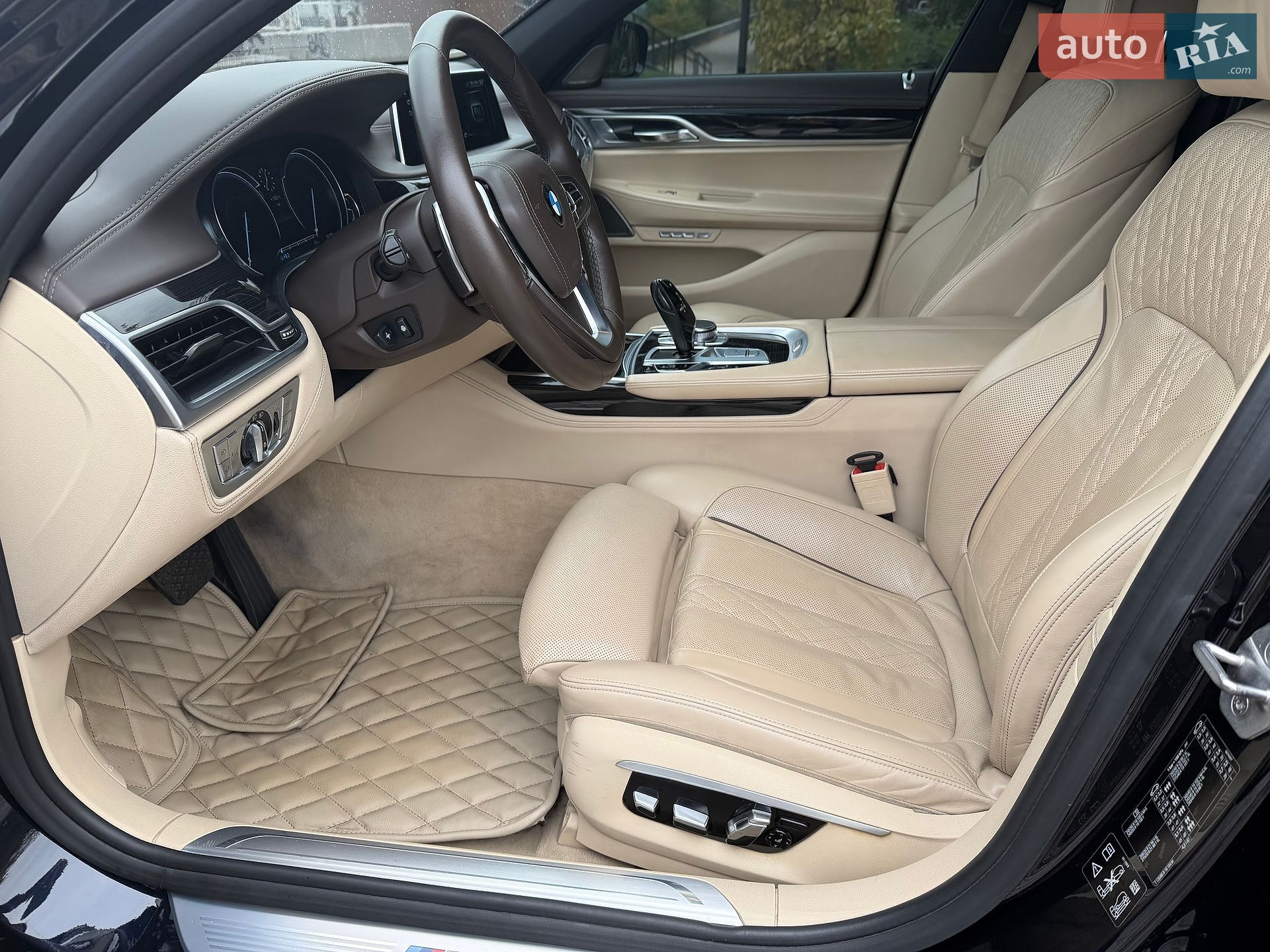 BMW 7 Series 2015 VIN WBA7F21000G381621 фото оголошення 29 з 66