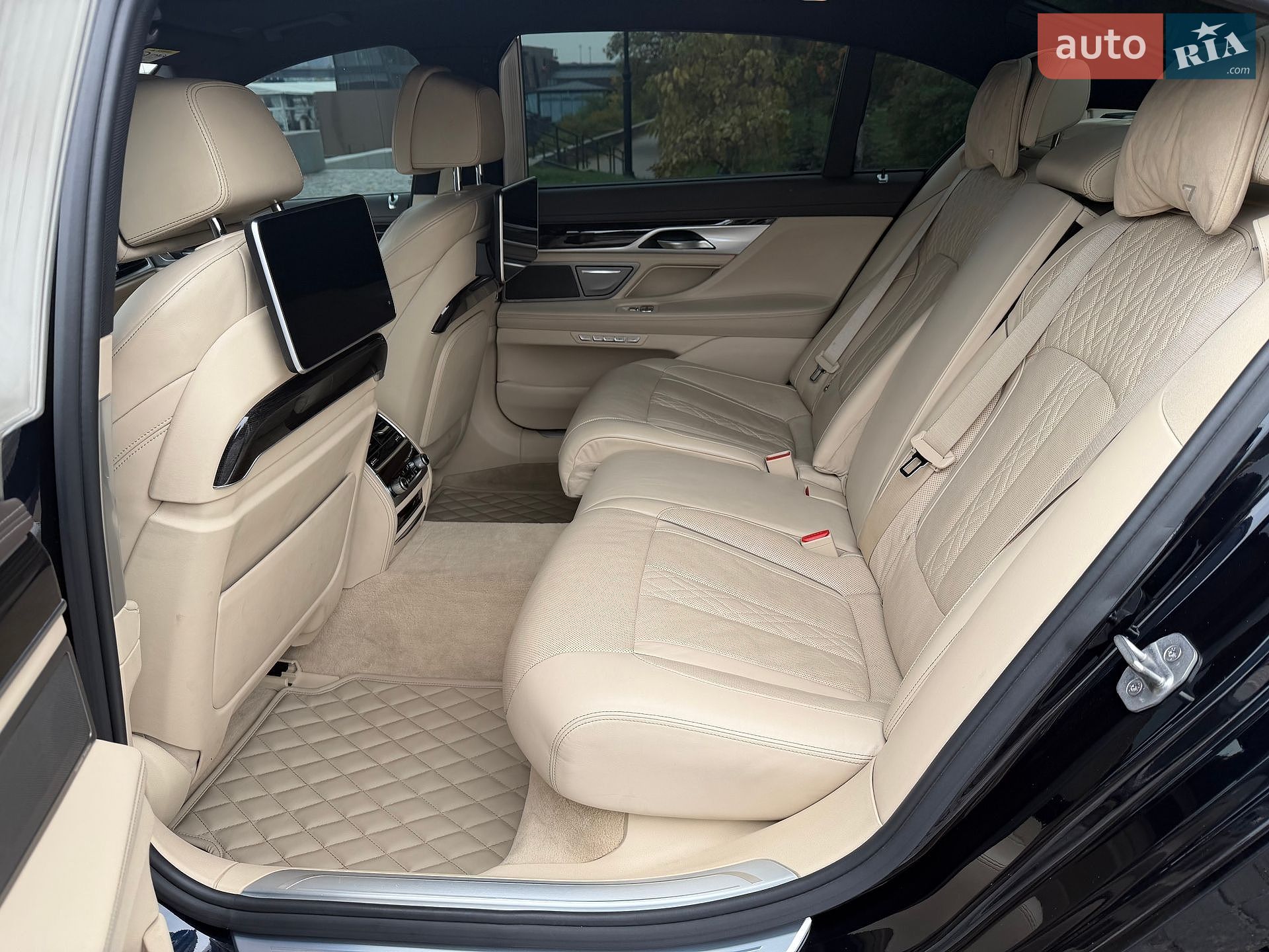 BMW 7 Series 2015 VIN WBA7F21000G381621 фото оголошення 41 з 66