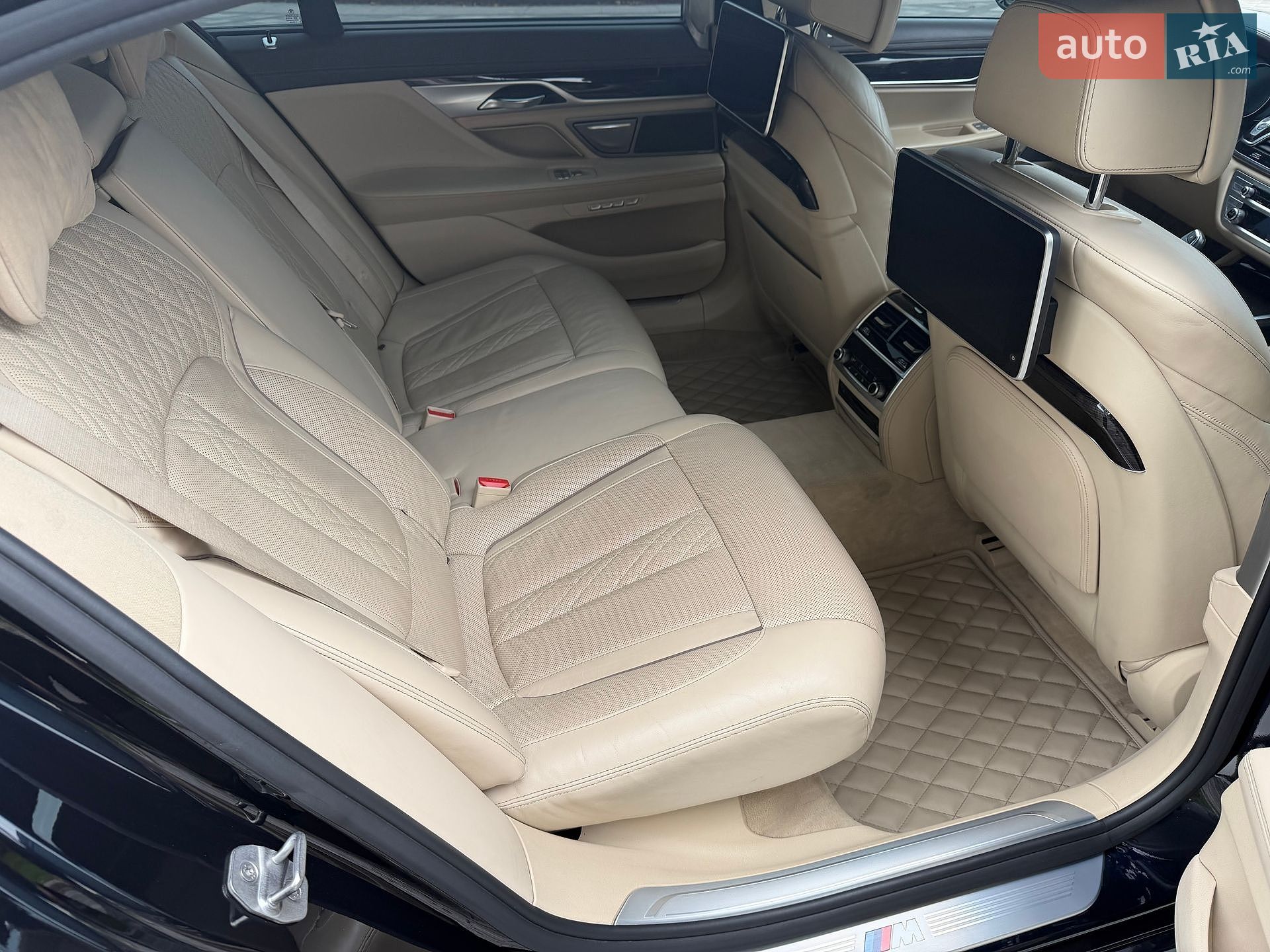 BMW 7 Series 2015 VIN WBA7F21000G381621 фото оголошення 50 з 66