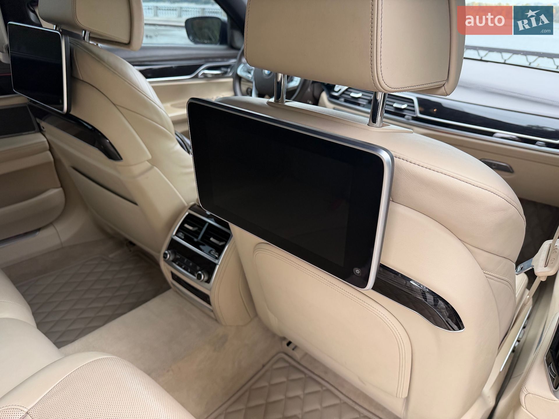 BMW 7 Series 2015 VIN WBA7F21000G381621 фото оголошення 54 з 66