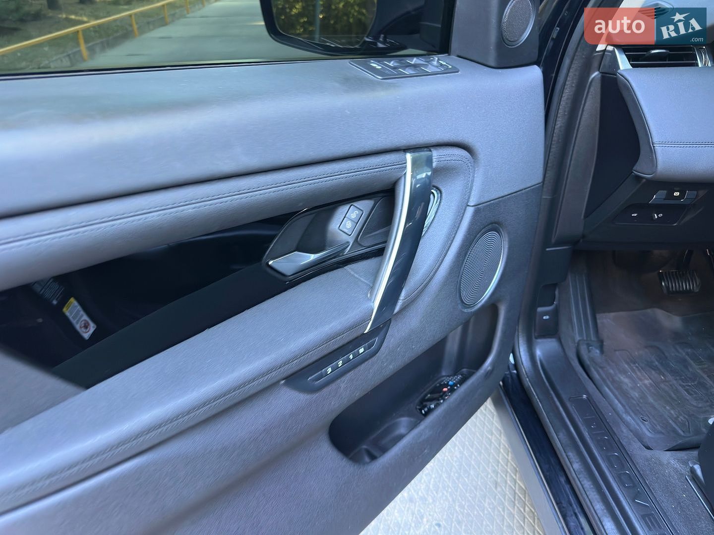 Land Rover Discovery Sport 2019 VIN SALCP2FXXLH835451 фото оголошення 18 з 23
