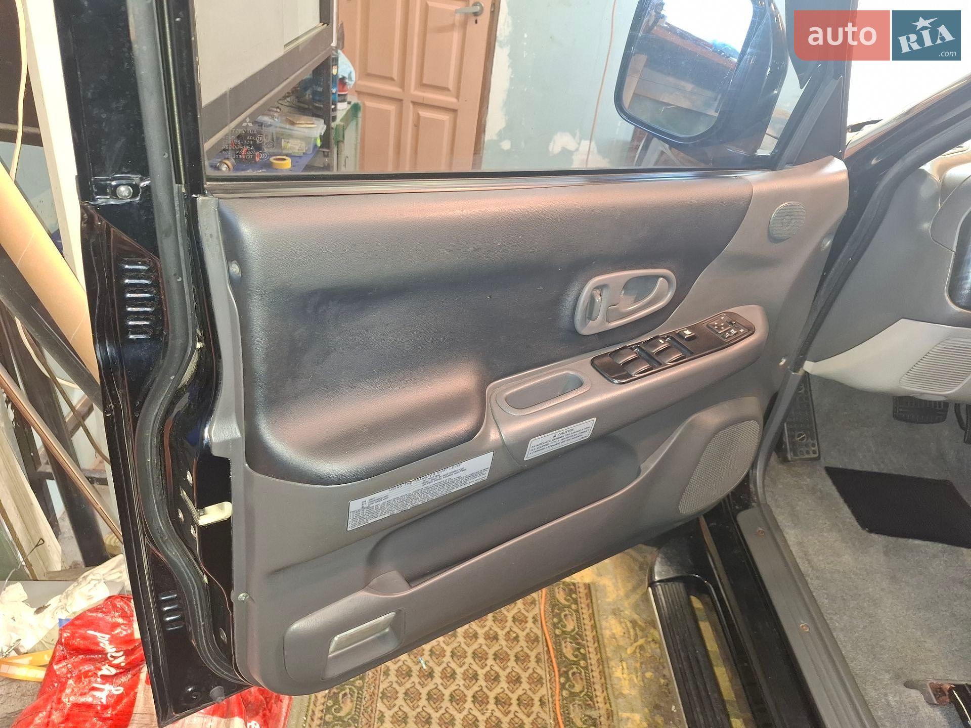 Mitsubishi Pajero 2008 VIN JMB0RK9608J000457 фото оголошення 26 з 41