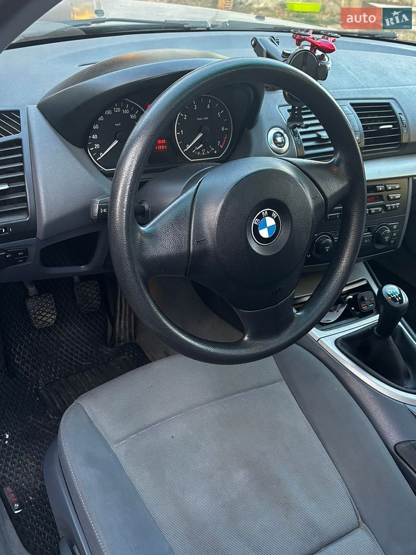 BMW 1 Series 2004 VIN WBAUF11010JR90054 фото оголошення 8 з 10