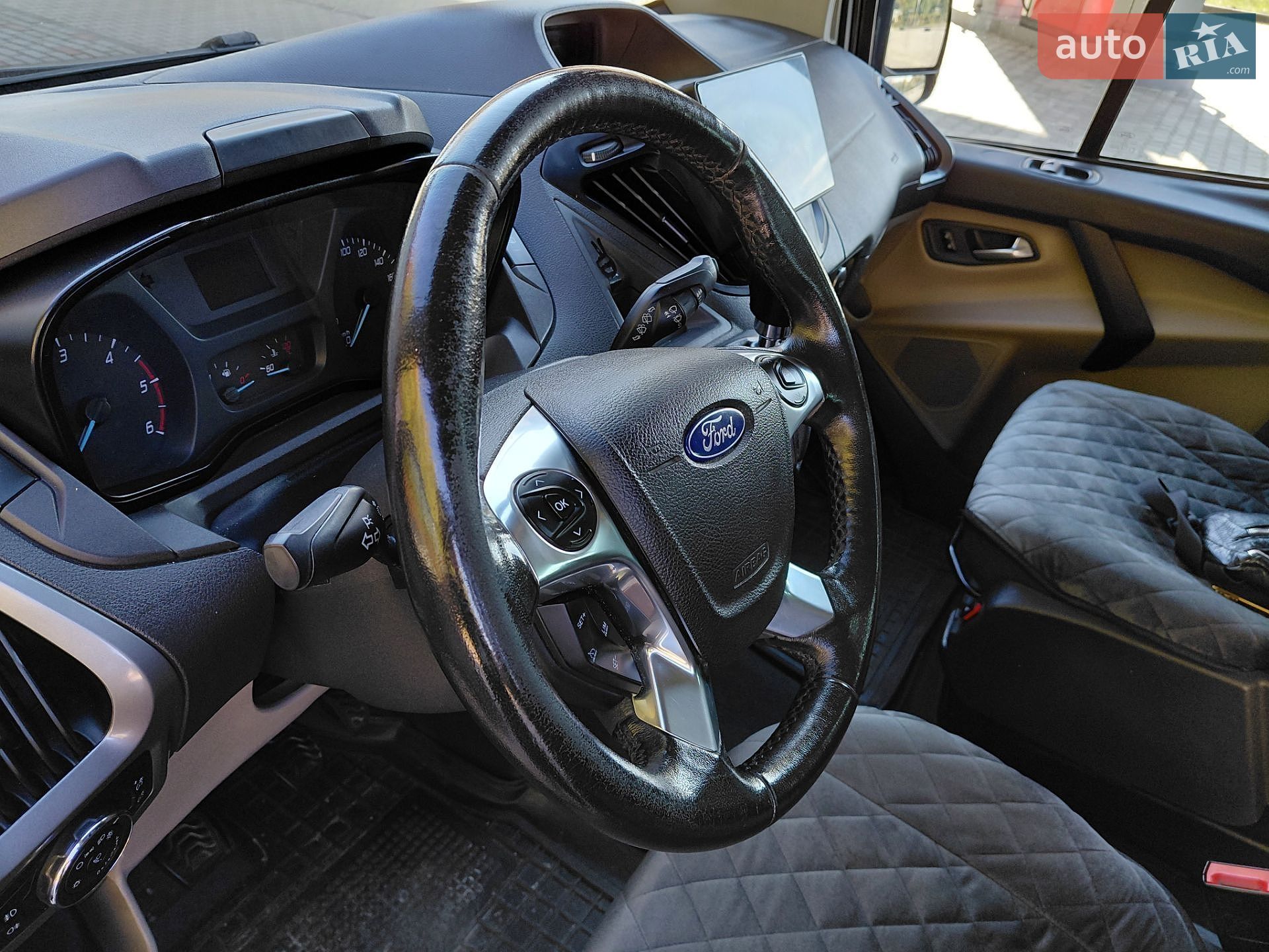 Ford Tourneo Custom 2016 VIN WF03XXTTG3GA08809 фото оголошення 32 з 34