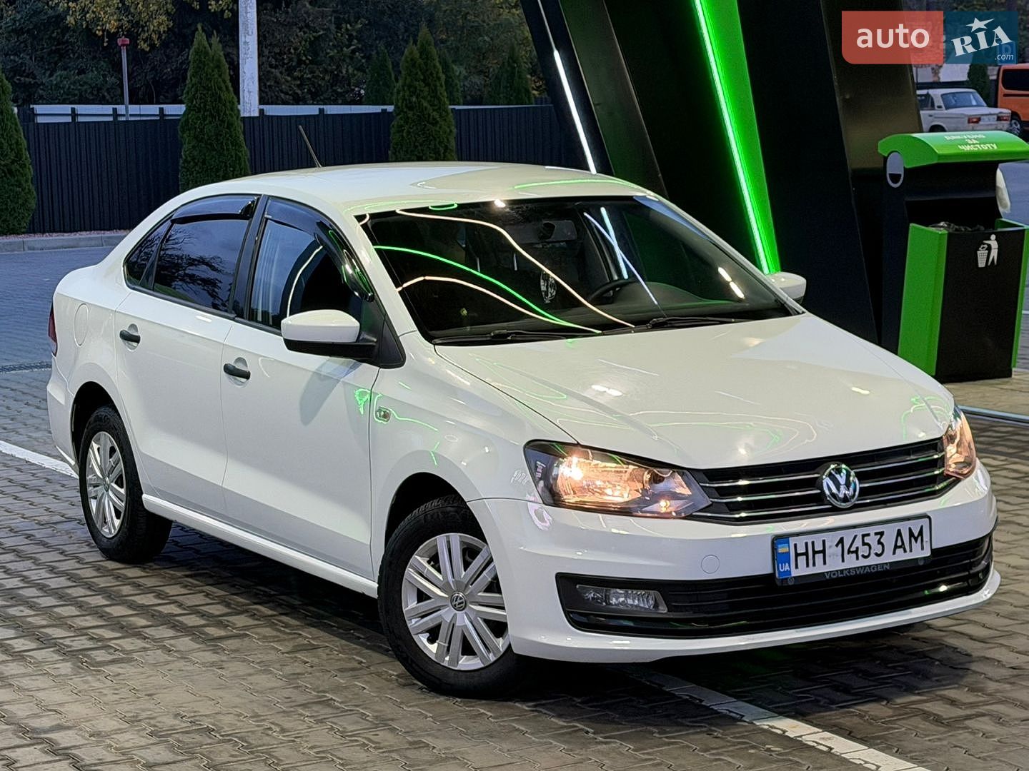 Volkswagen Polo 2016 VIN XW8ZZZ61ZHG017504 фото оголошення 3 з 51
