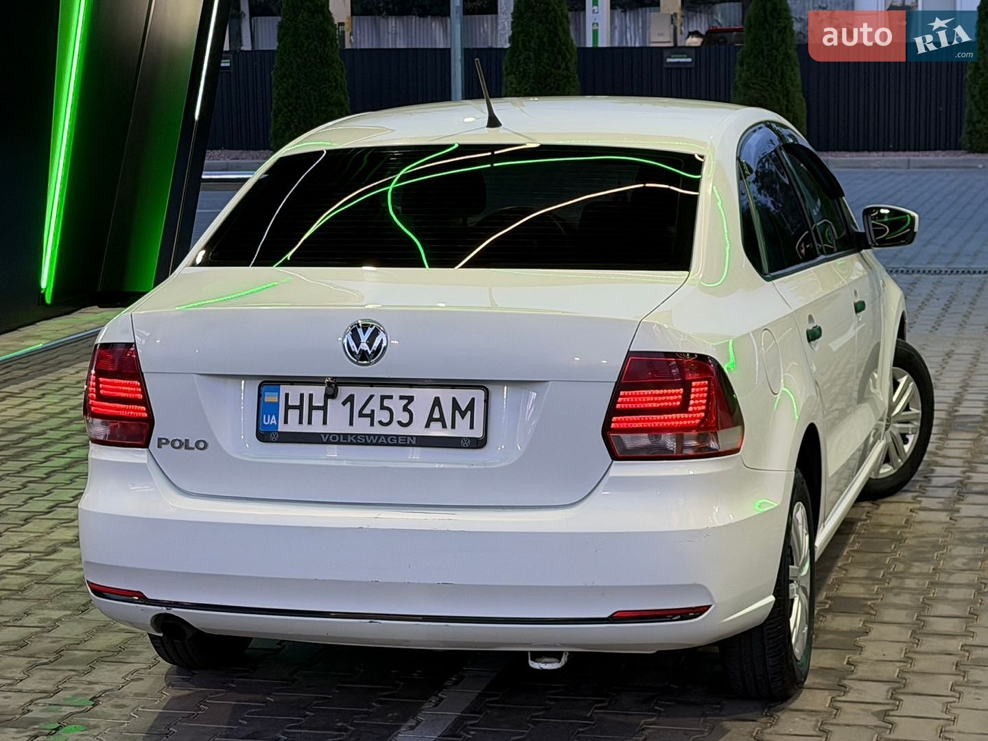 Volkswagen Polo 2016 VIN XW8ZZZ61ZHG017504 фото оголошення 16 з 51