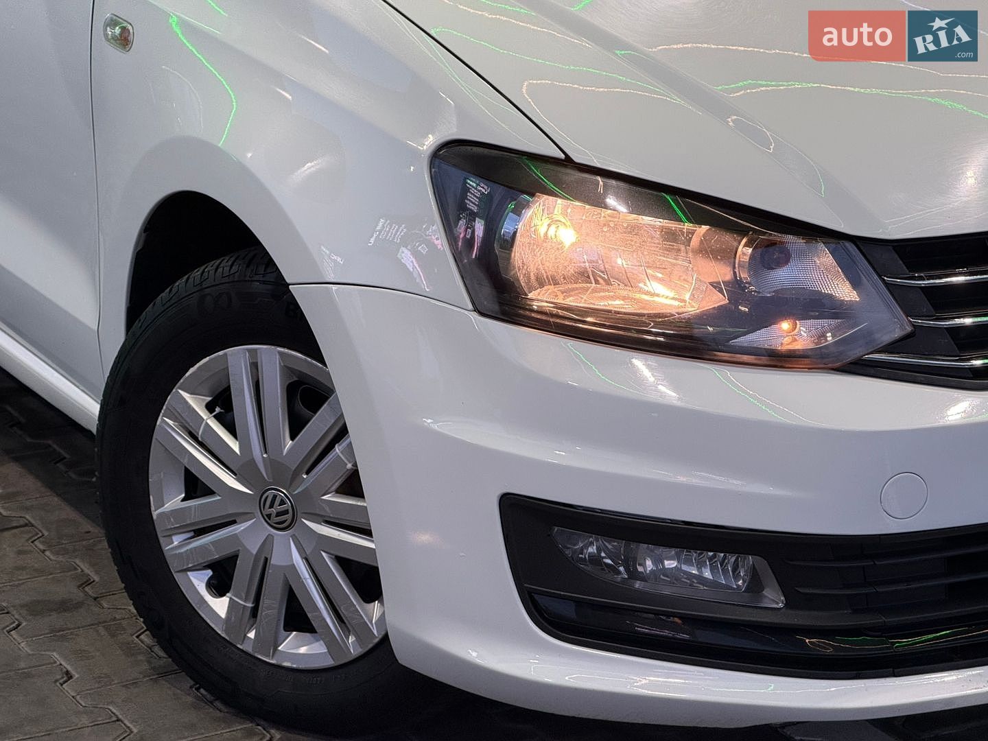 Volkswagen Polo 2016 VIN XW8ZZZ61ZHG017504 фото оголошення 18 з 51