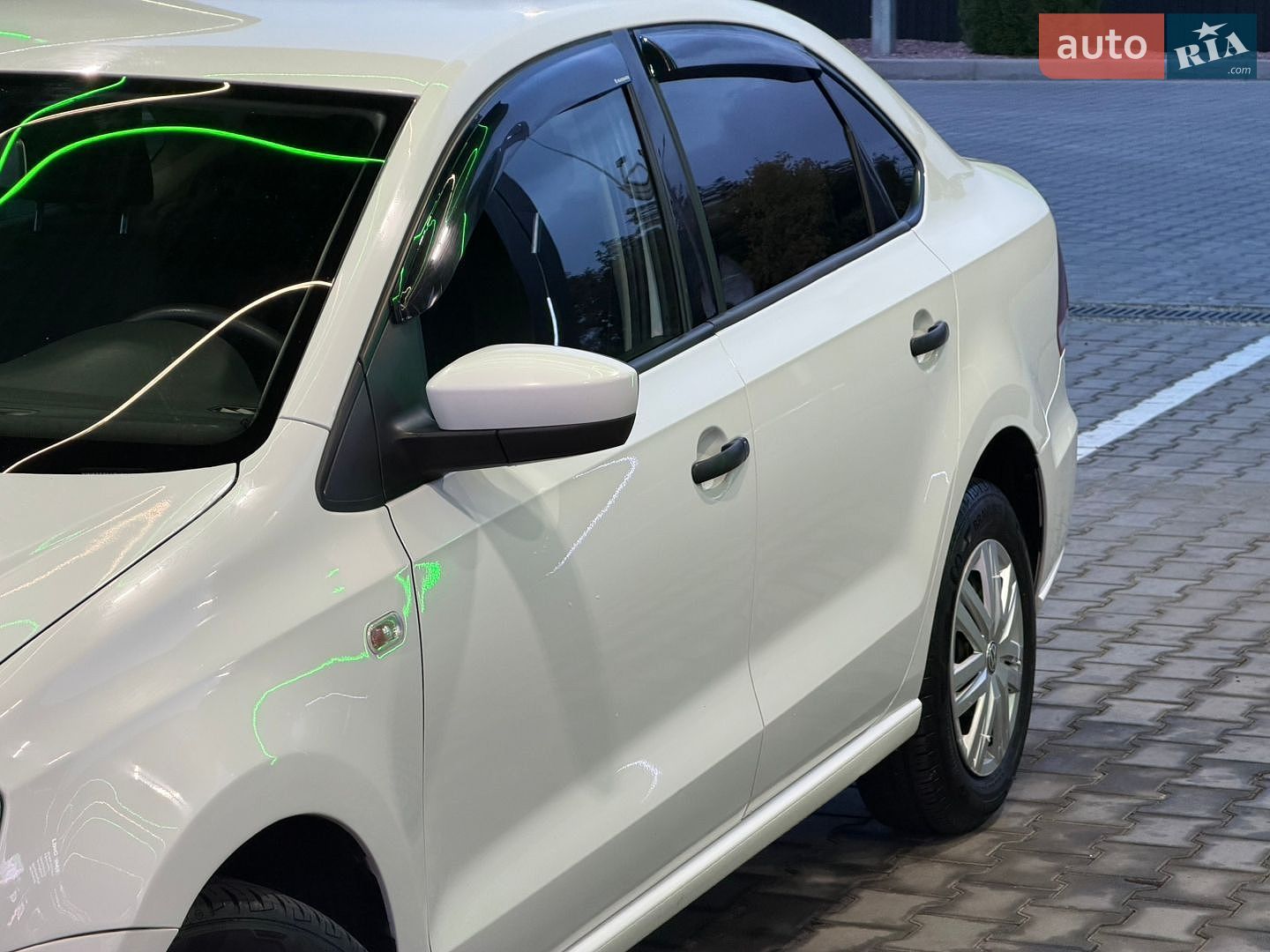Volkswagen Polo 2016 VIN XW8ZZZ61ZHG017504 фото оголошення 26 з 51