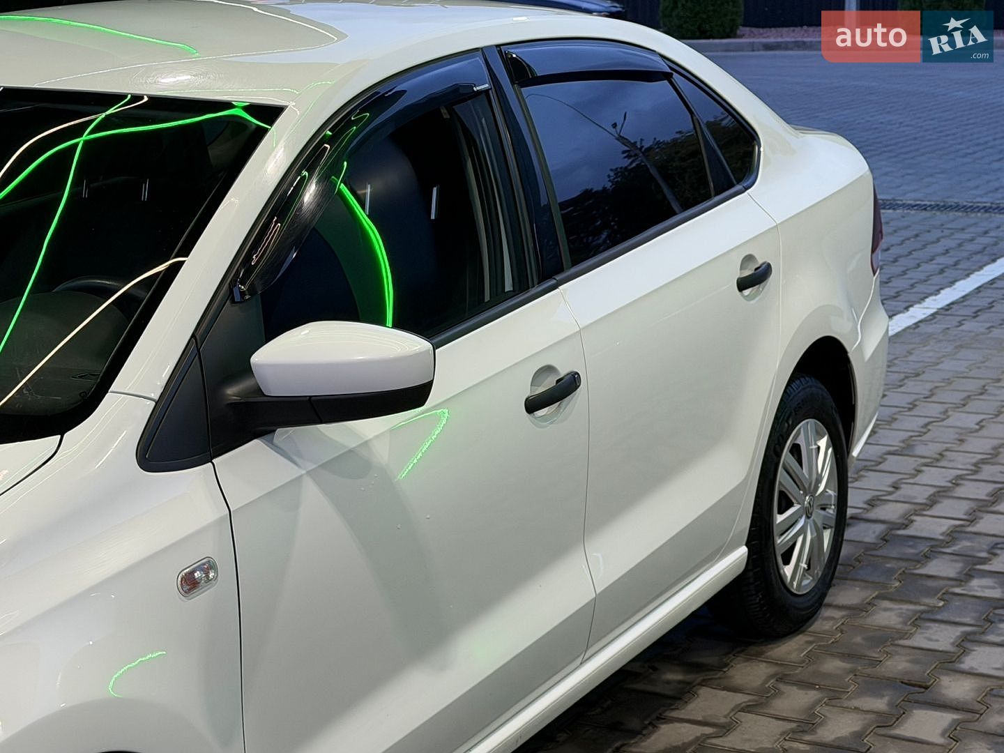 Volkswagen Polo 2016 VIN XW8ZZZ61ZHG017504 фото оголошення 28 з 51