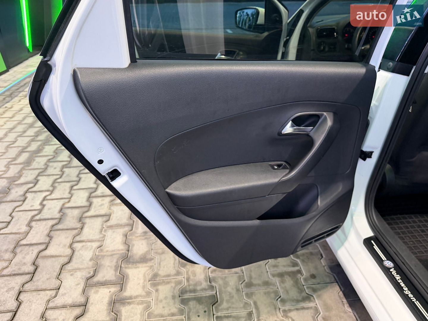Volkswagen Polo 2016 VIN XW8ZZZ61ZHG017504 фото оголошення 44 з 51