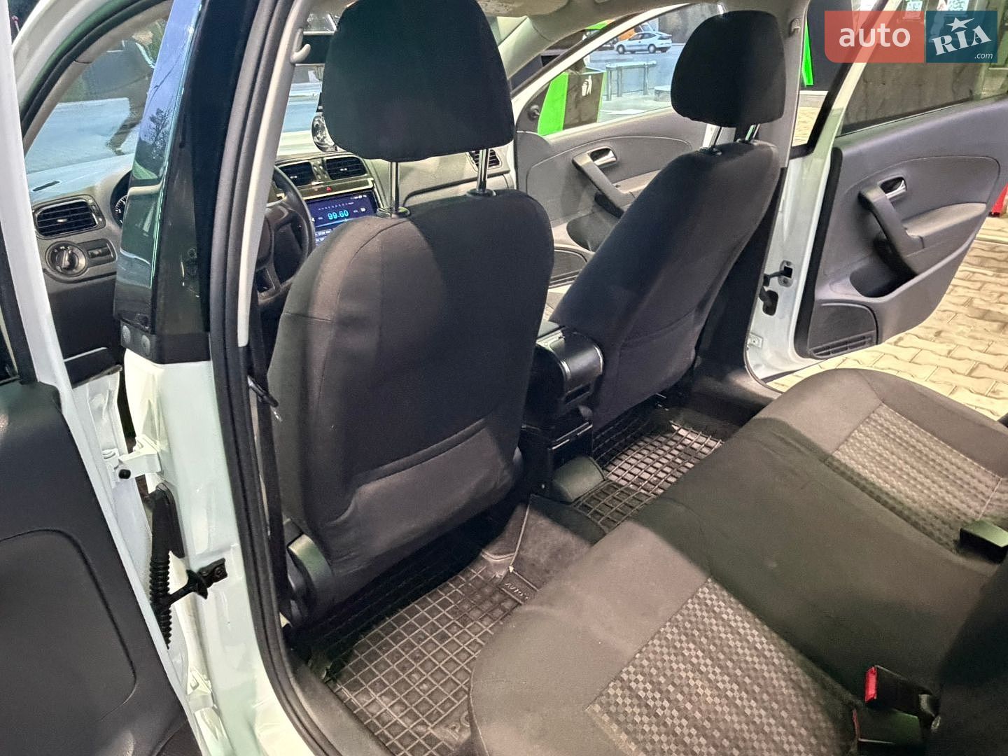 Volkswagen Polo 2016 VIN XW8ZZZ61ZHG017504 фото оголошення 42 з 51