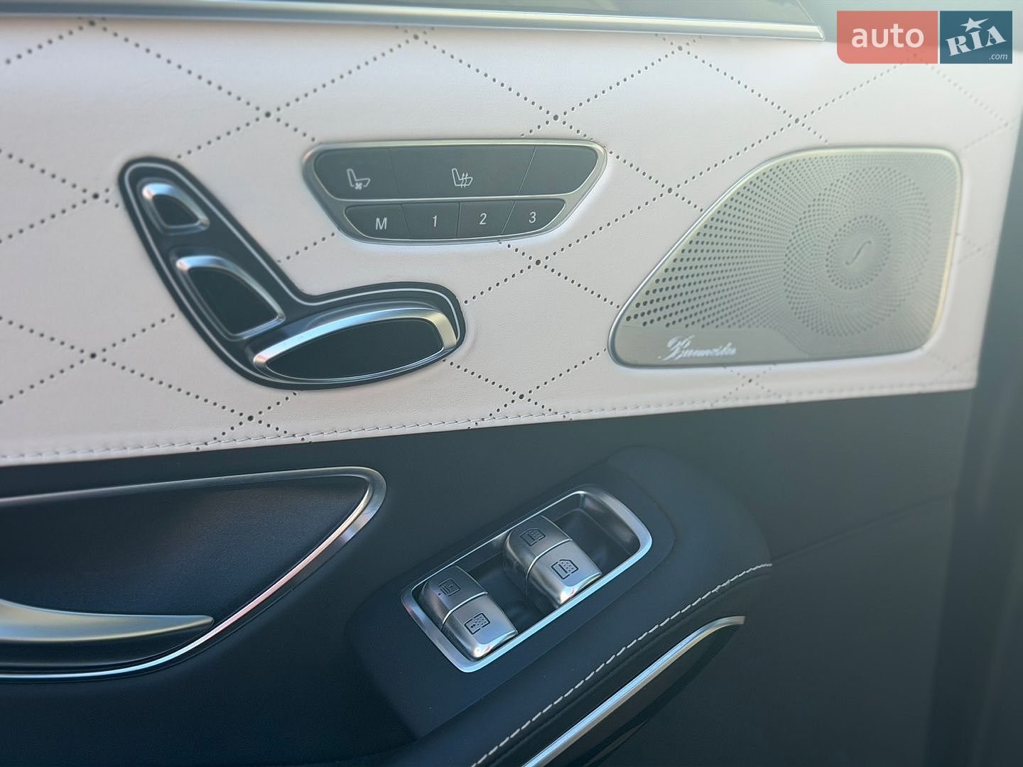 Mercedes-Benz S-Class 2019 VIN WDDUG6GB4LA504403 фото оголошення 13 з 22