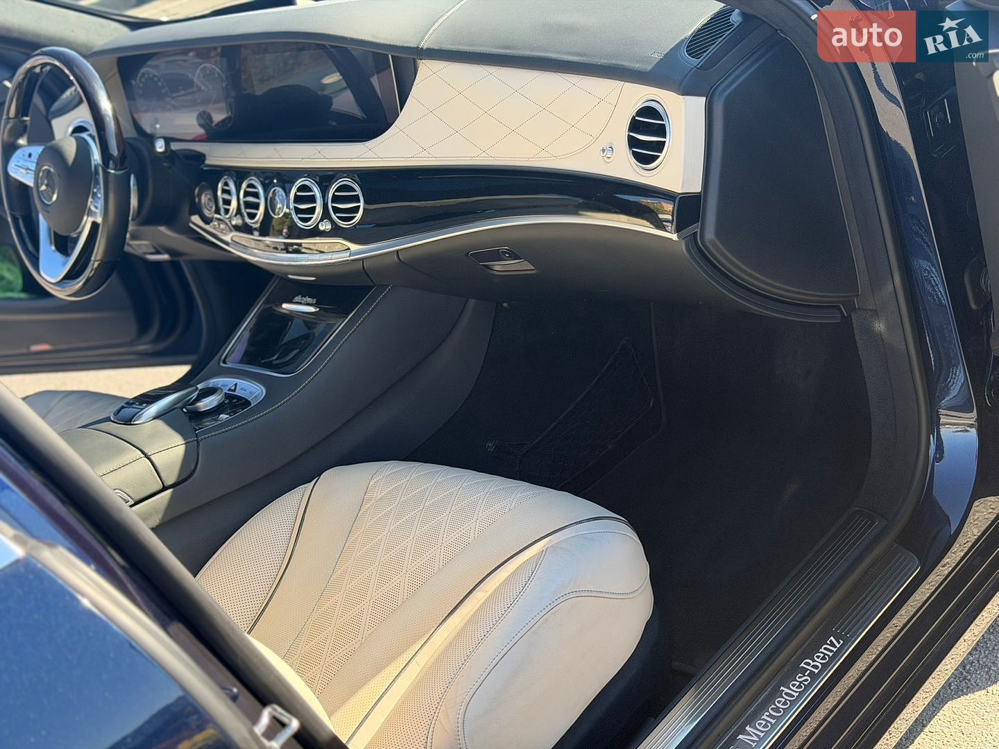 Mercedes-Benz S-Class 2019 VIN WDDUG6GB4LA504403 фото оголошення 17 з 22
