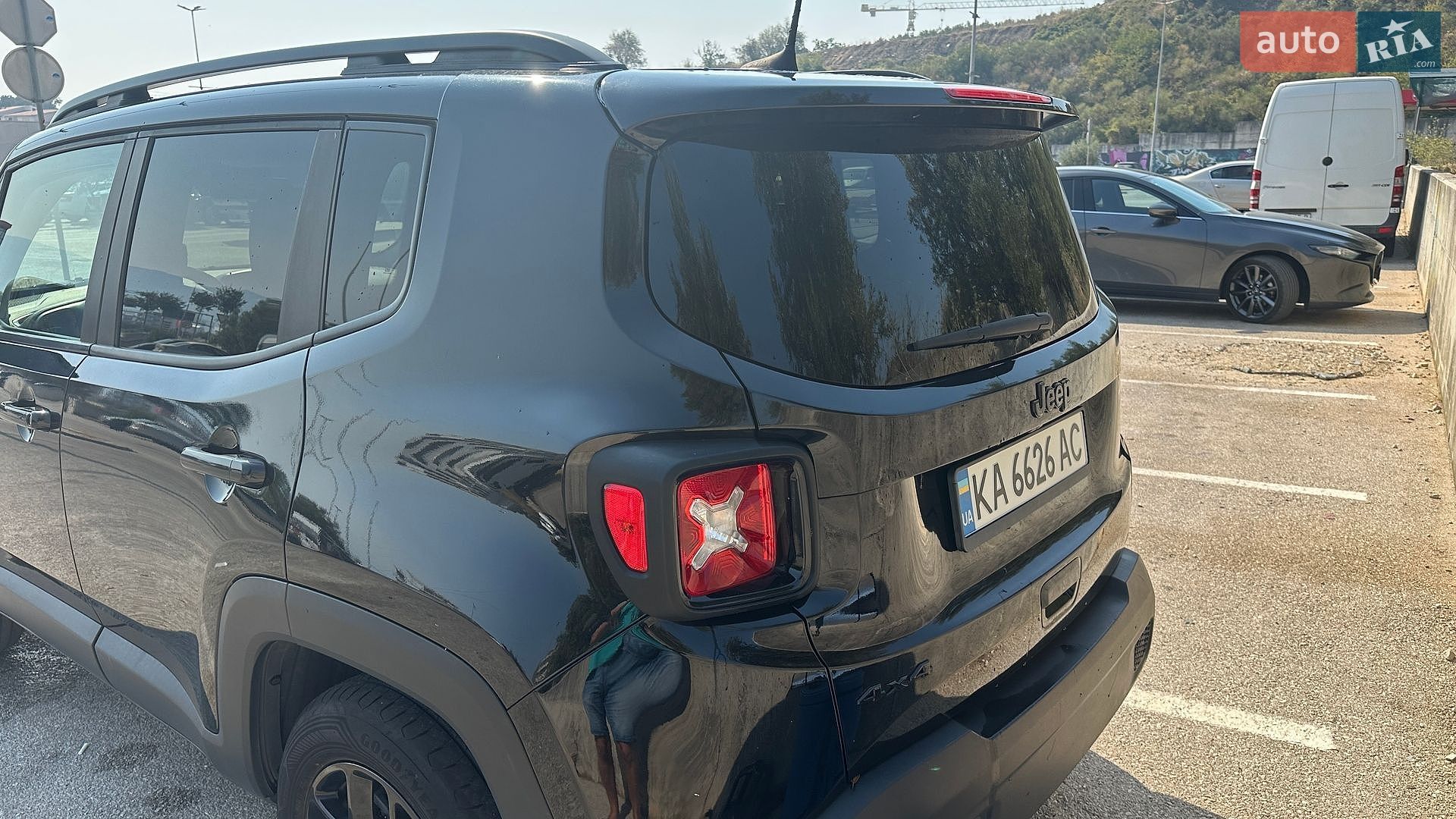 Jeep Renegade 2018 VIN ZACCJBAB9JPH62504 фото оголошення 2 з 17