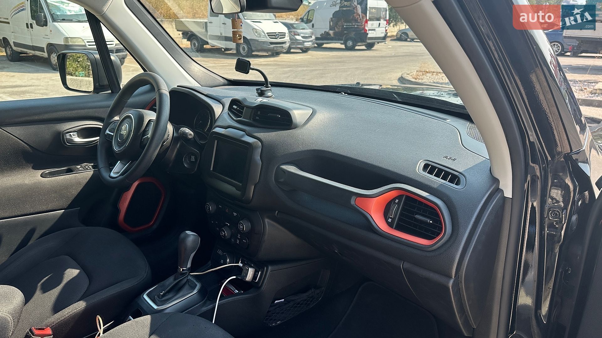 Jeep Renegade 2018 VIN ZACCJBAB9JPH62504 фото оголошення 9 з 17