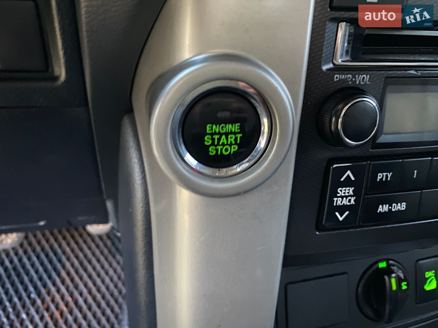 Toyota Land Cruiser Prado 2012 VIN JTEBU3FJX05030328 фото оголошення 17 з 30