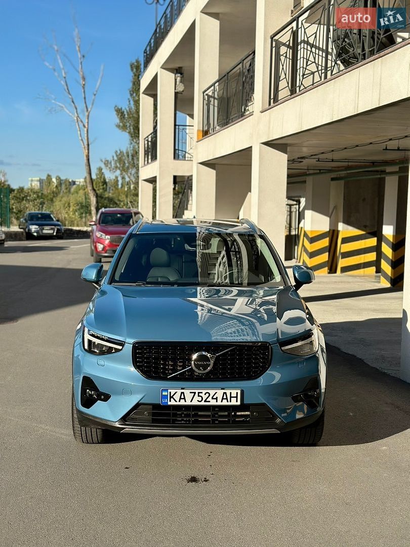 Volvo XC40 2024 VIN YV4L12UE0S2456595 фото оголошення 5 з 26
