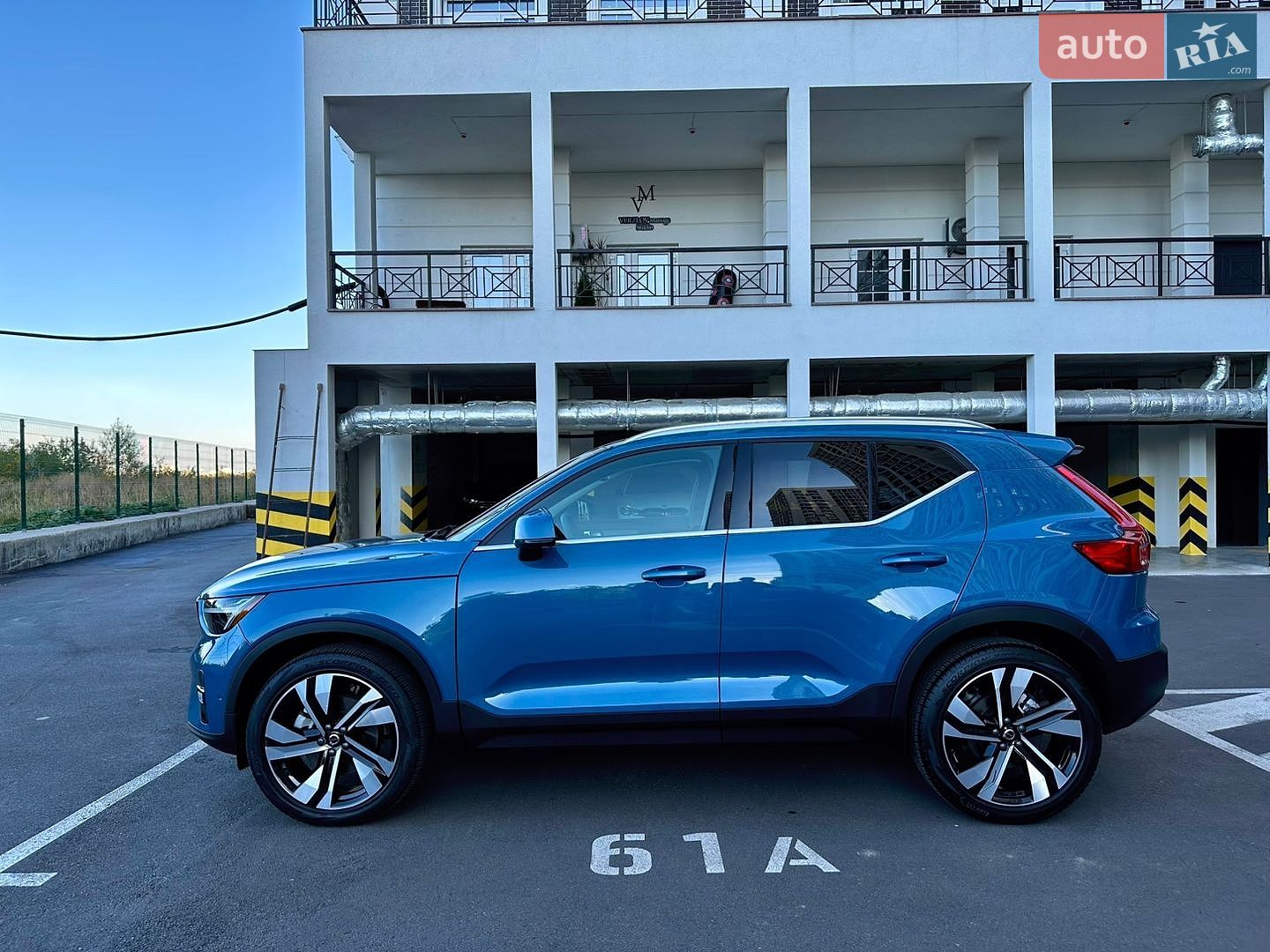 Volvo XC40 2024 VIN YV4L12UE0S2456595 фото оголошення 13 з 26