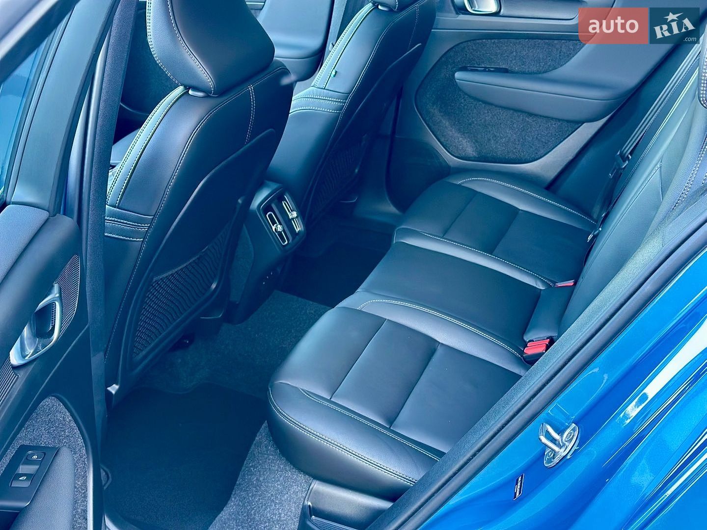 Volvo XC40 2024 VIN YV4L12UE0S2456595 фото оголошення 15 з 26