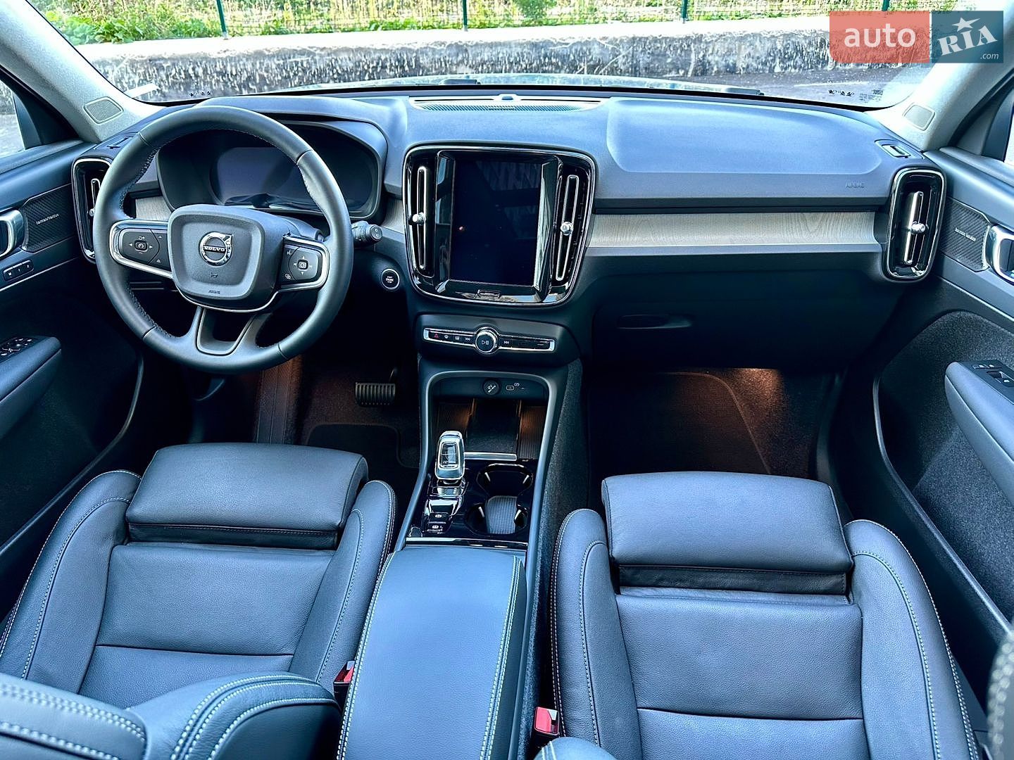 Volvo XC40 2024 VIN YV4L12UE0S2456595 фото оголошення 20 з 26