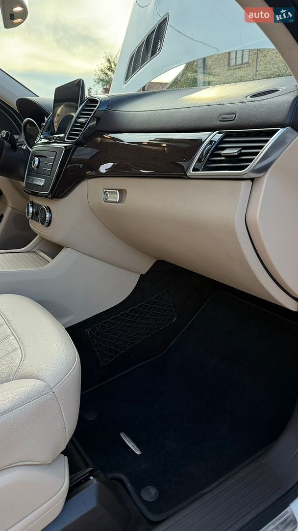 Mercedes-Benz GLS-Class 2017 VIN 4JGDF6EEXJB024976 фото оголошення 46 з 49