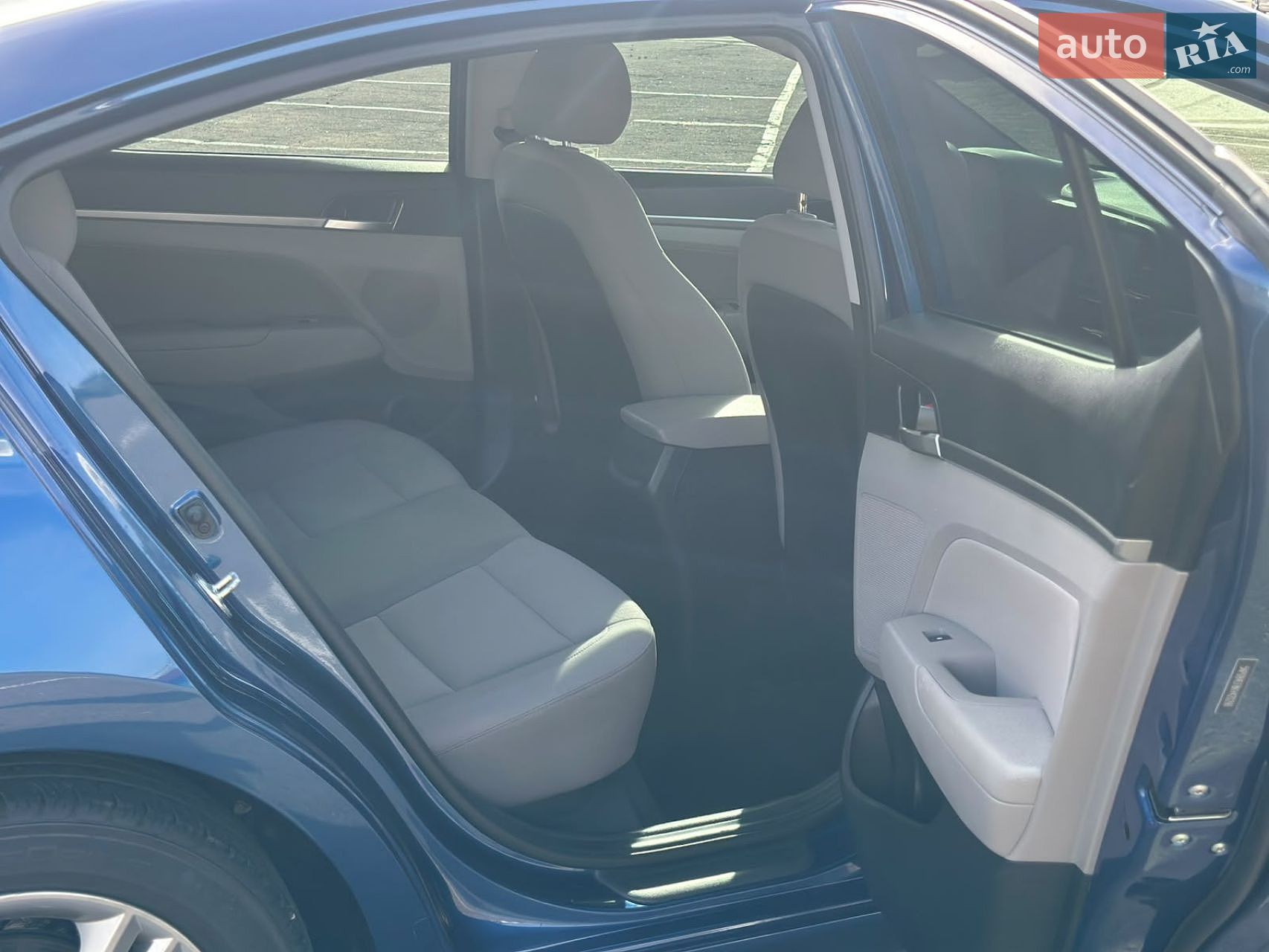 Hyundai Elantra 2018 VIN SNPDB4LFSKH420290 фото оголошення 14 з 33
