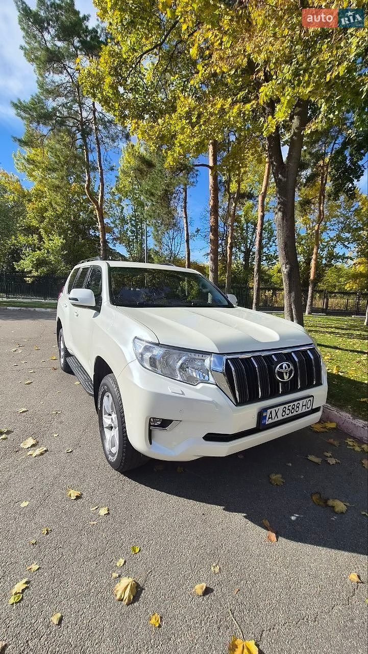 Toyota Land Cruiser Prado 2019 VIN JTEBU3FJX0K171112 фото оголошення 3 з 11