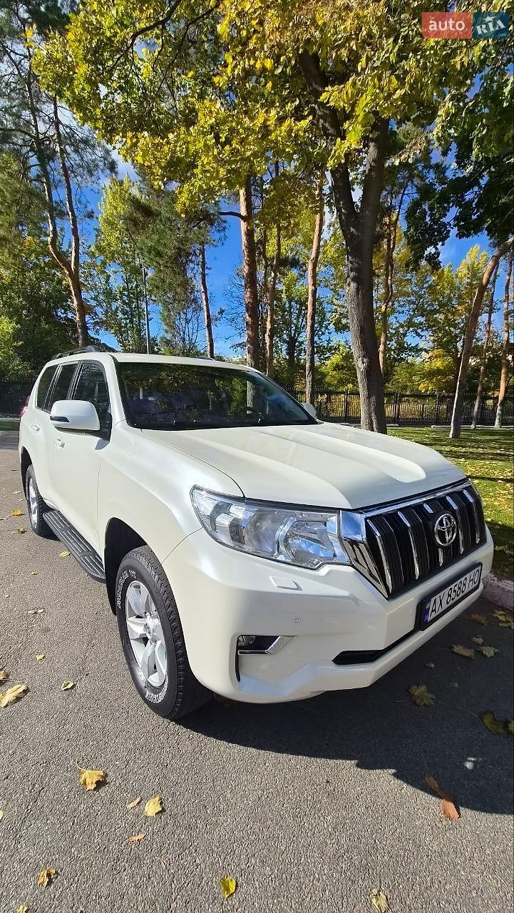 Toyota Land Cruiser Prado 2019 VIN JTEBU3FJX0K171112 фото оголошення 7 з 11