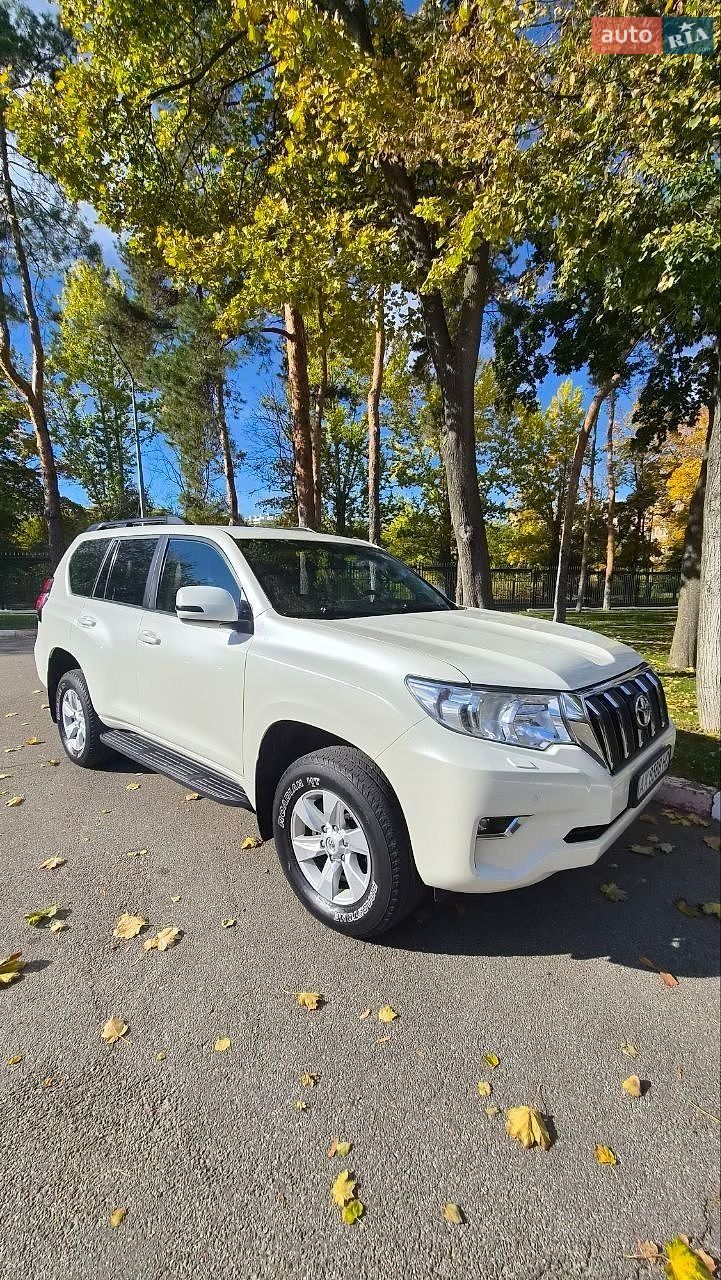 Toyota Land Cruiser Prado 2019 VIN JTEBU3FJX0K171112 фото оголошення 2 з 11