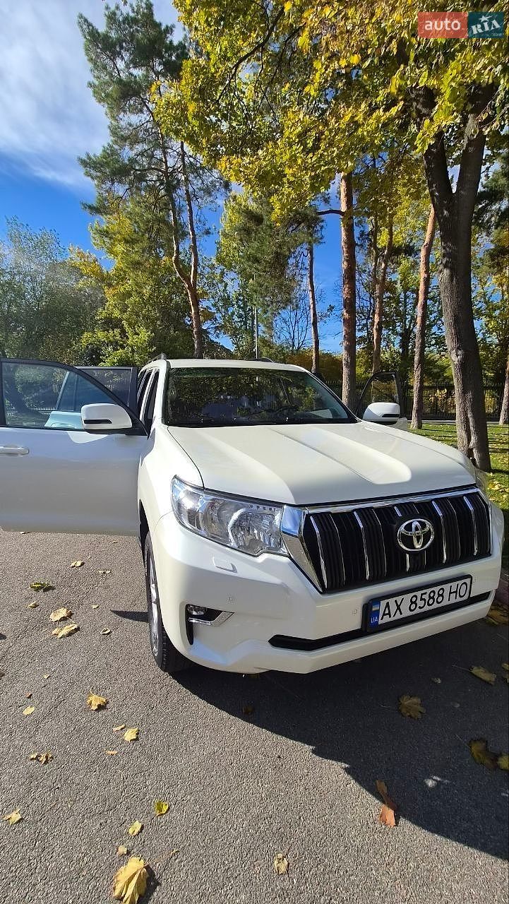 Toyota Land Cruiser Prado 2019 VIN JTEBU3FJX0K171112 фото оголошення 8 з 11